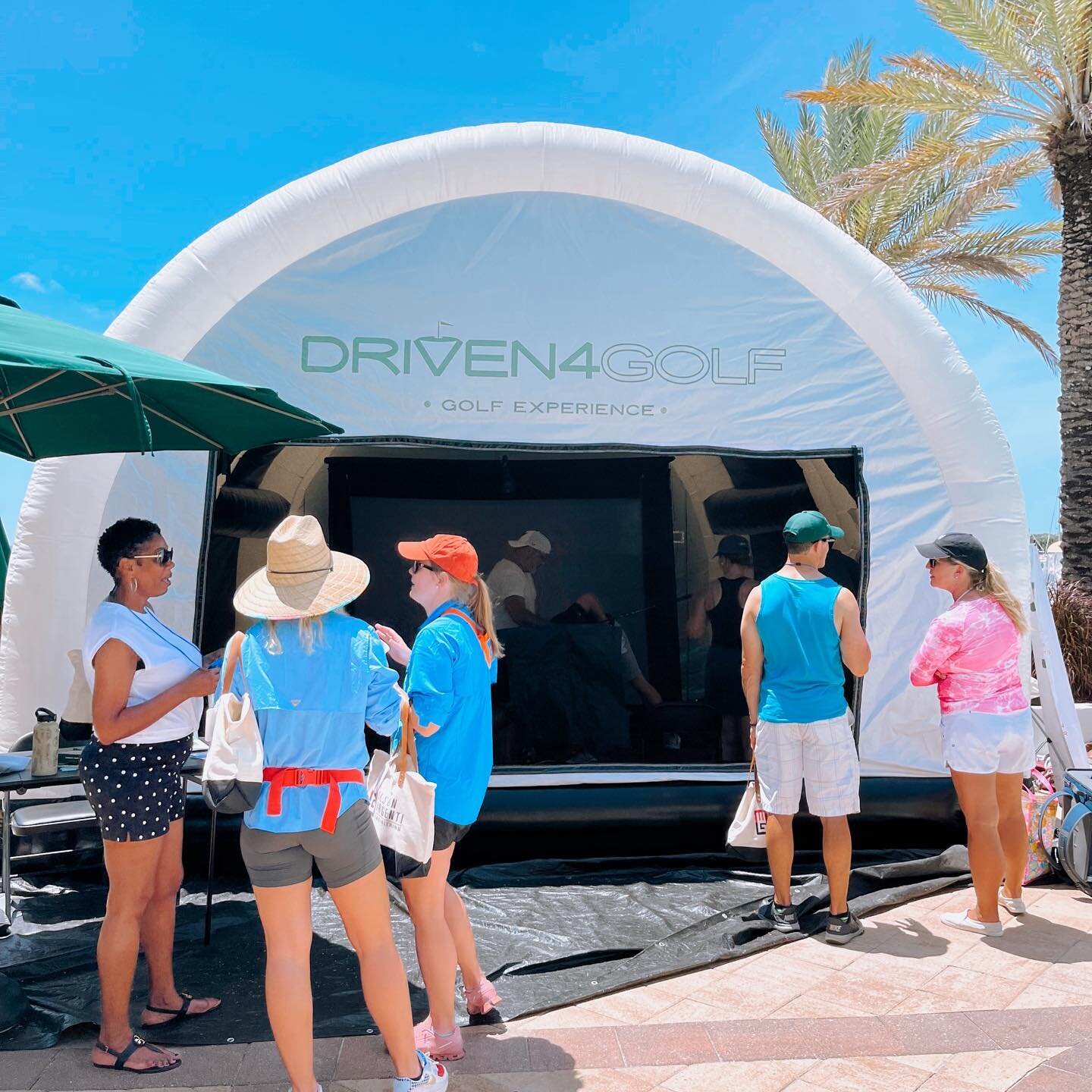Summer Dates are starting to fill up 🌞🏌🏼&zwj;♂️

If you&rsquo;ve got an upcoming event our Mobile Golf Simulator is the best addition to have something fun for your guests to do! Play longest drive, closest to the pin, or more fun games! 

BOOK NO