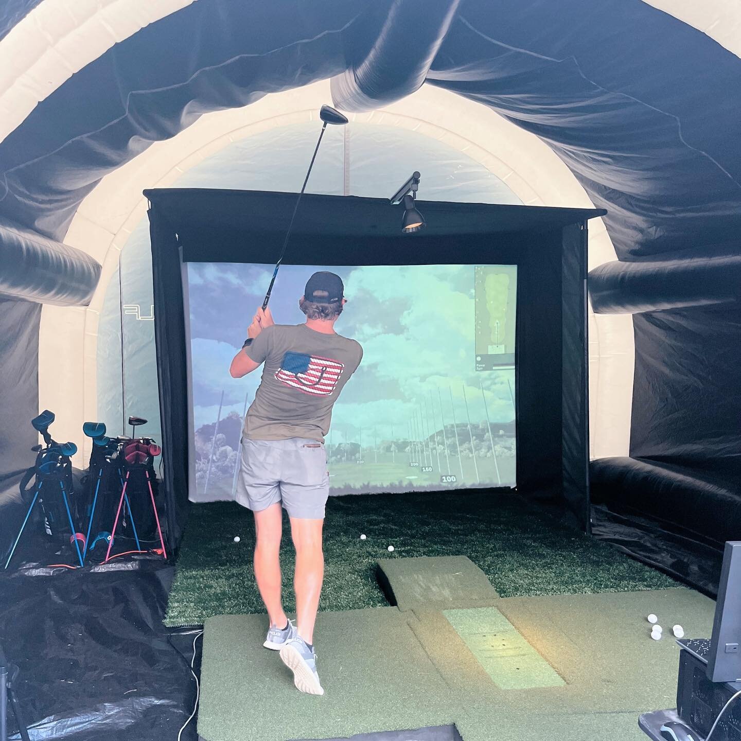 Swinging into Summer Time on the Simulator 😎

Make your next event or party a total HIT with our simulator! Plan in advance for later this year because we are booking up 🏌🏼&zwj;♂️

BOOK NOW link in bio!

&bull;
&bull;
&bull;
#mobilegolf #tampagolf