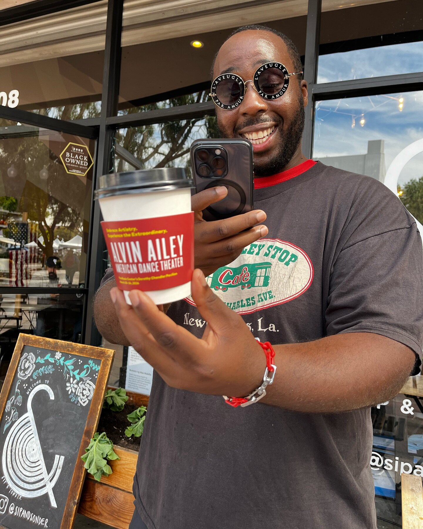 🗣️ Pull up on mehh! @SipandSonder&rsquo;s Inglewood coffeehouse is open late today Sat. 2/24 until 5pm for the @cityofinglewood BHM celebration!  Grab a drink and scan our sleeves for a 20% discount code off tix to @AlvinAiley&rsquo;s LA shows @musi