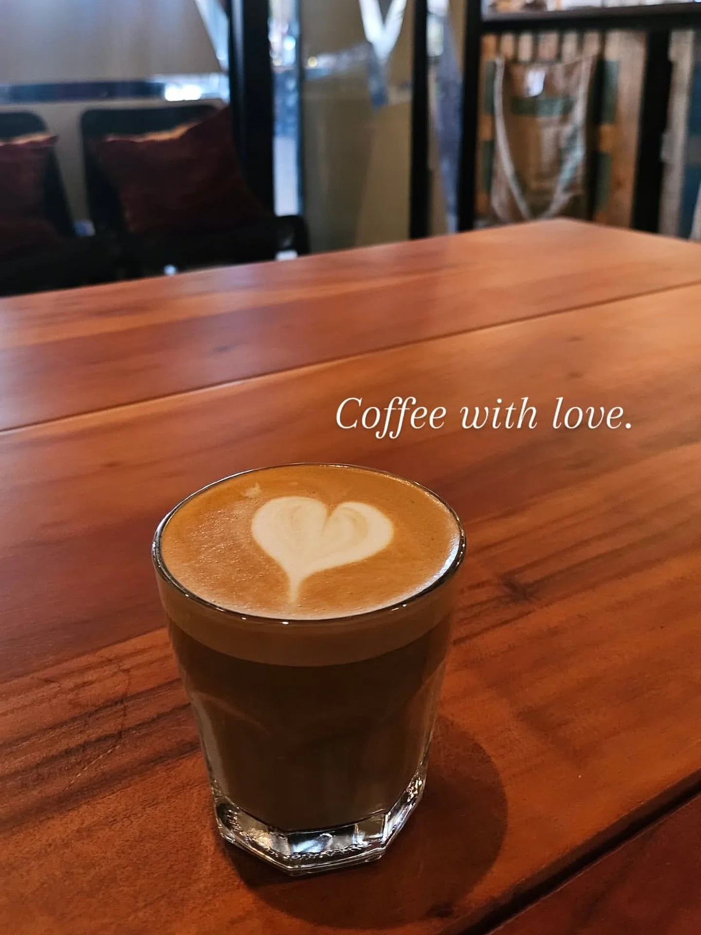 ☕️ Every cup, poured with love.

Stop by your nearest @sipandsonder today and grab a cup! 🤎
:
#SipandSonder #BlackCoffee #coffeetime #coffeelovers #Inglewood #DTLA #DowntownDisney #Disneyland #BeYouWithUs #BellaVista #CoffeeWednesdays #ComeForTheCof