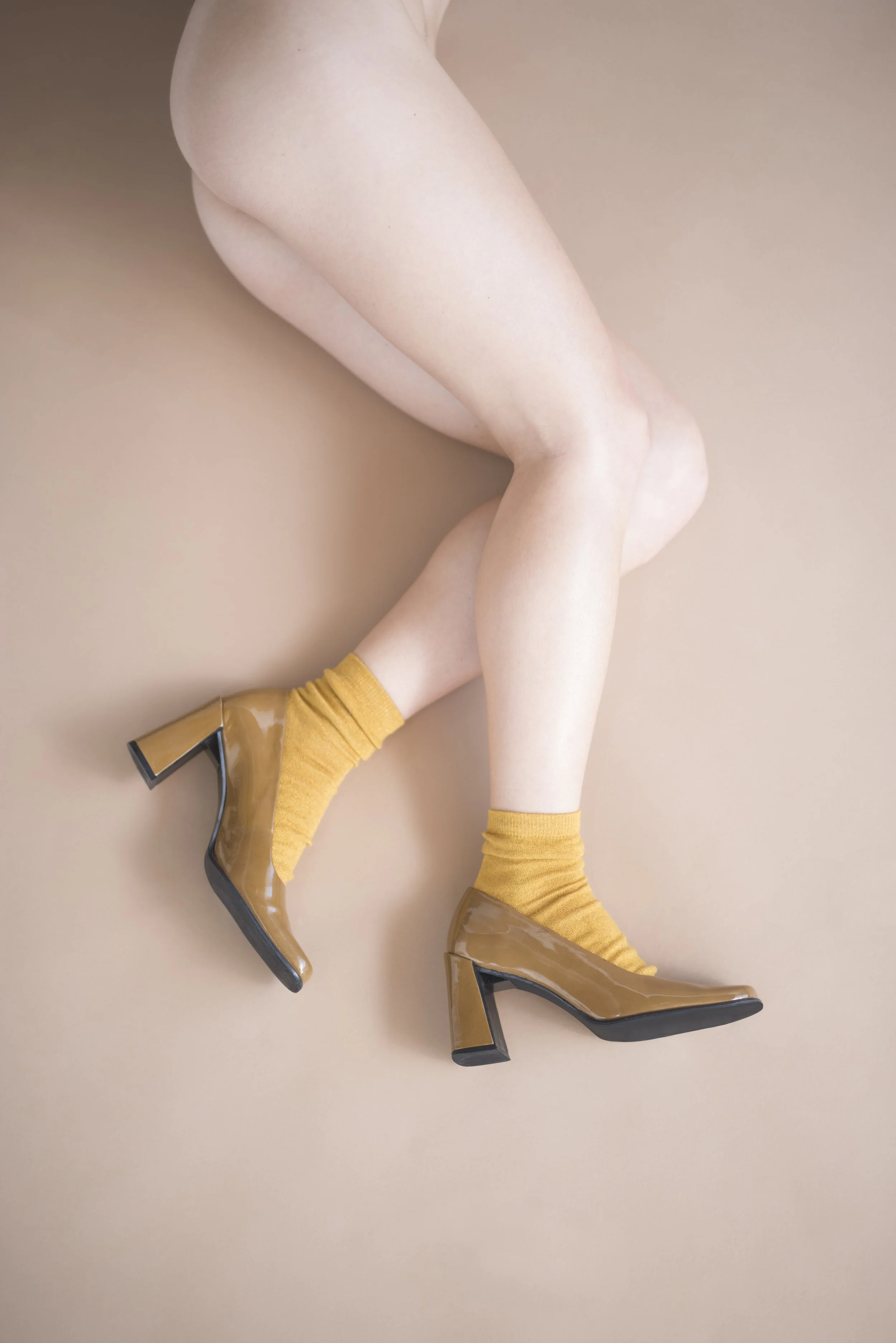 YES yellow legs.jpg