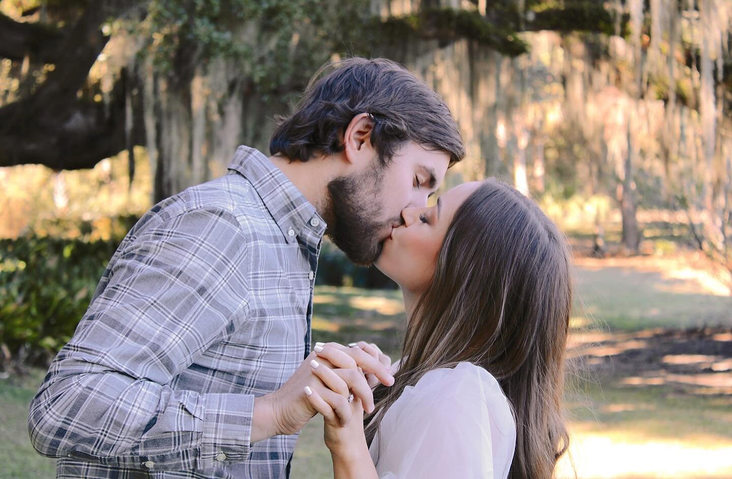 you look like you loveee me🥰 #couple #portrait #photography #florida #landscape #photographer #love #engaged #engagement #tallahassee #portraitphotography #flphotomag #local #proposal #photo #goldenhour