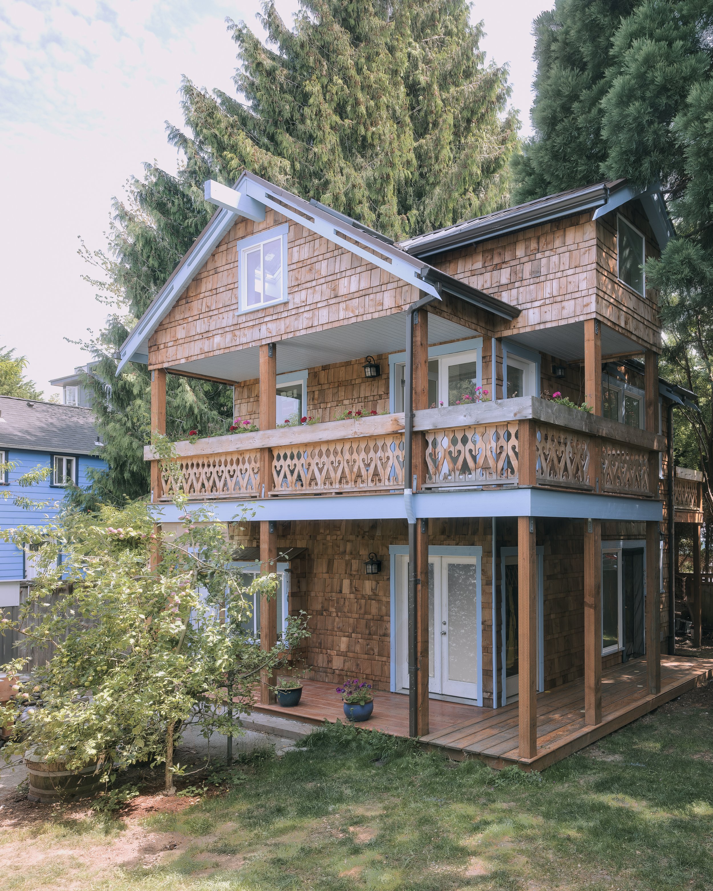 A trellis / observatory house