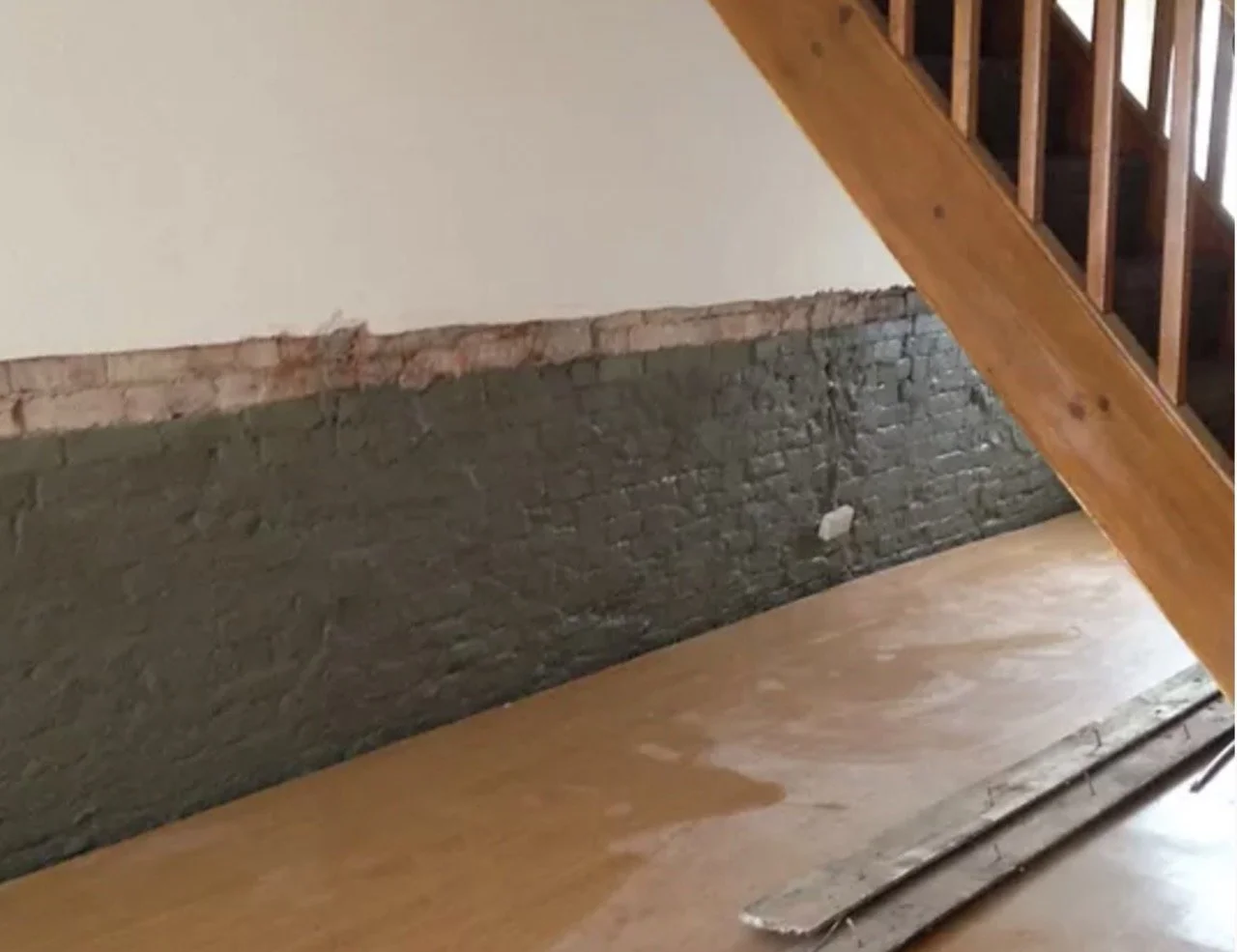 Tanking slurry on wall in Bath