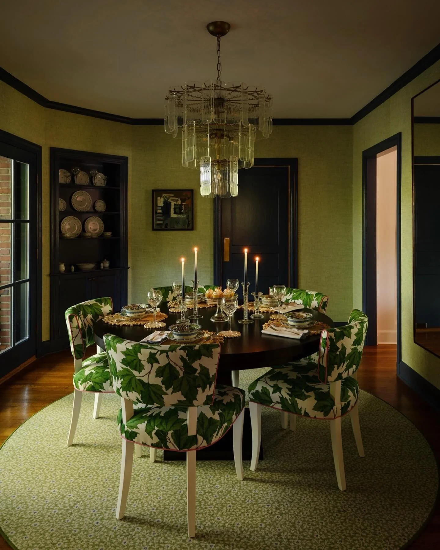 Jewel box dining room&hellip;

@tavolettiphoto