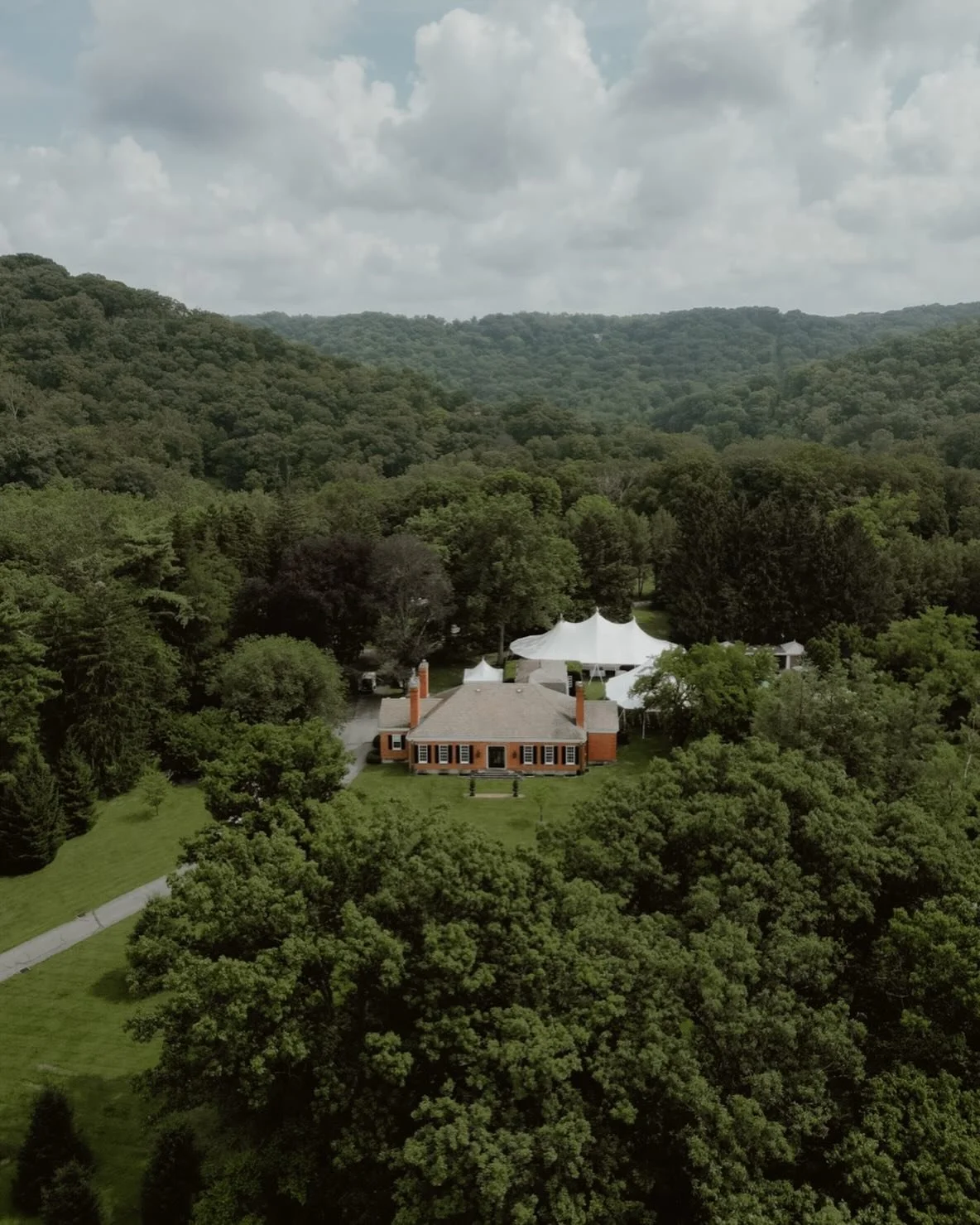 Happy Sewickley House Tour day! @chasewickley 

Photo by @ah_lovestories