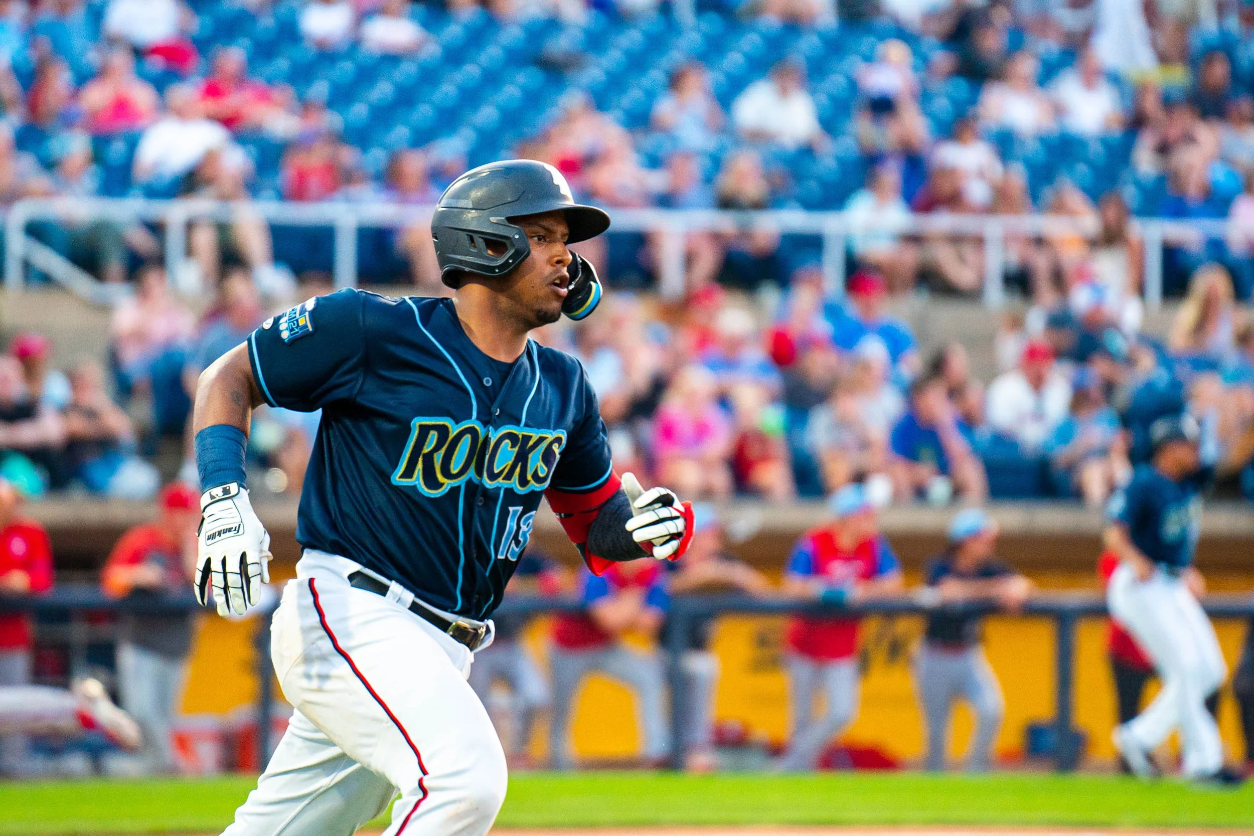 DSC07910_220701_Pineda running to first.jpg
