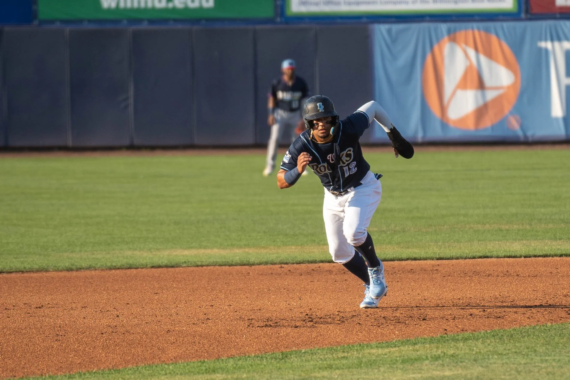 DSC06761_220629_Sanchez running to third.jpg