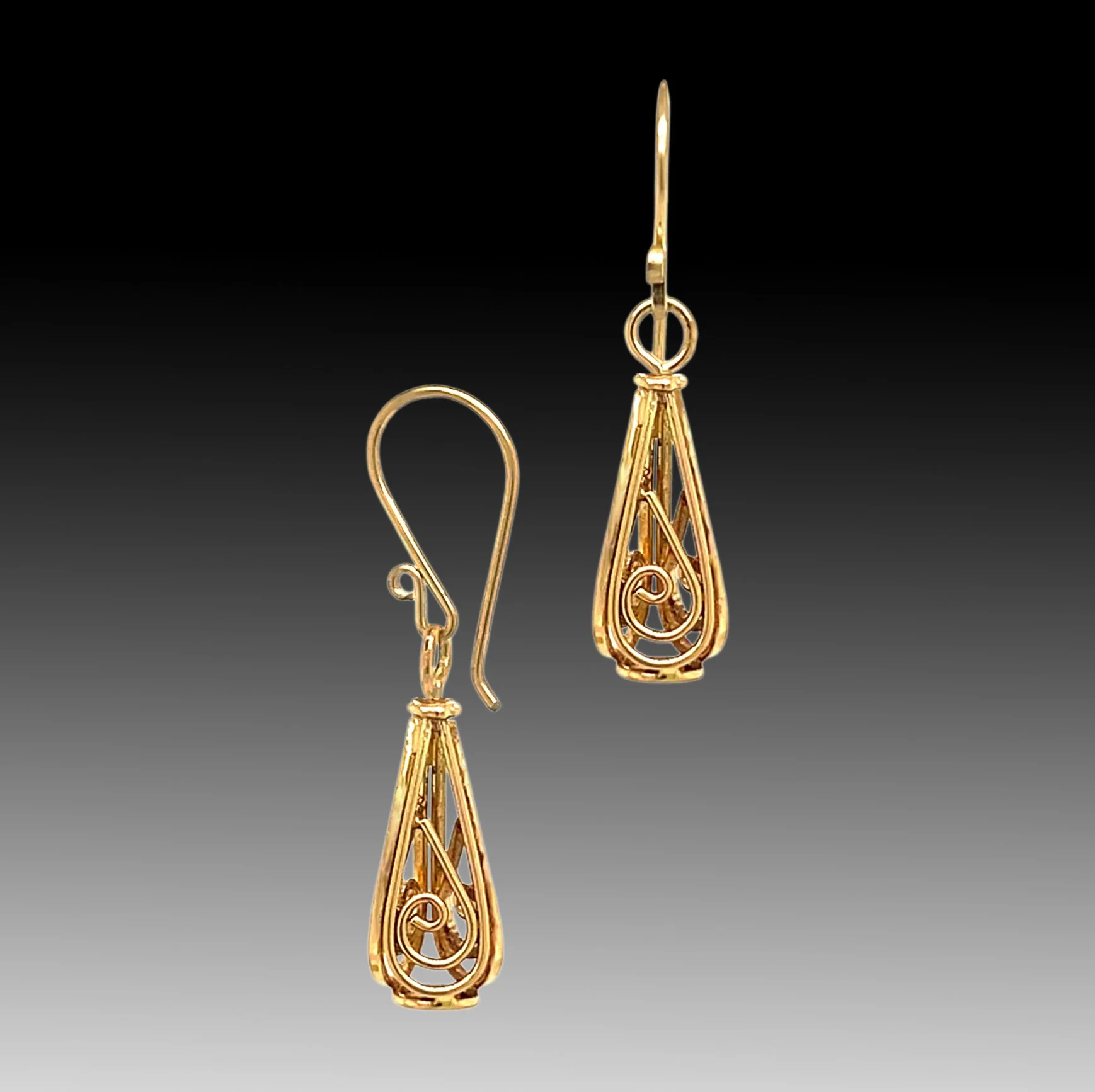solid 18K yellow gold scroll scrollwork filigree earrings