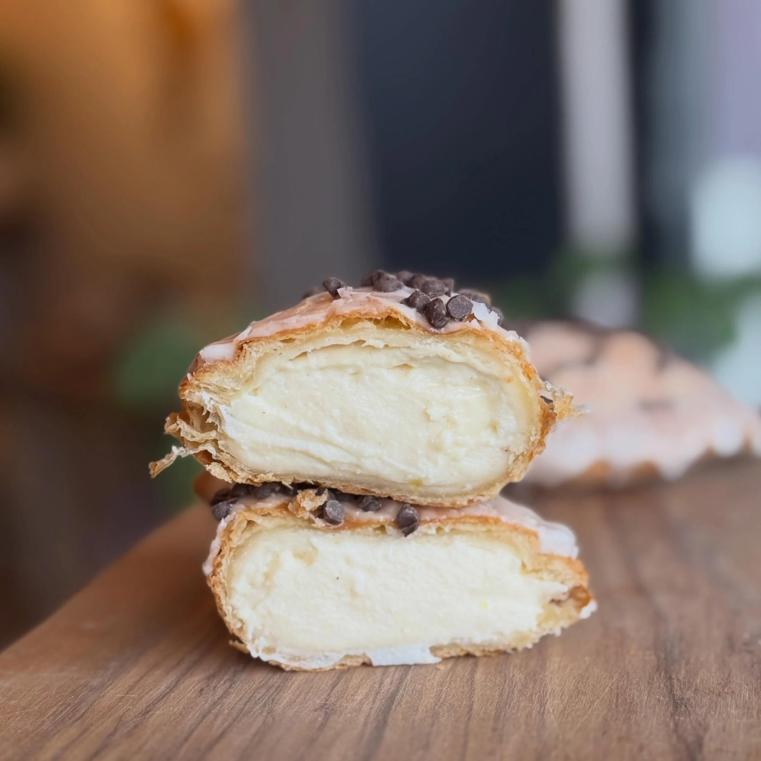 The cannoli fry pie.
Lemon scented Ricotta cream filling with a hint of cinnamon wrapped in our signature flakey pastry, glazed and sprinkled with mini chocolate chips.  It&rsquo;s dreamy and oh so good.

Todays hot feature is white chicken chili,
To