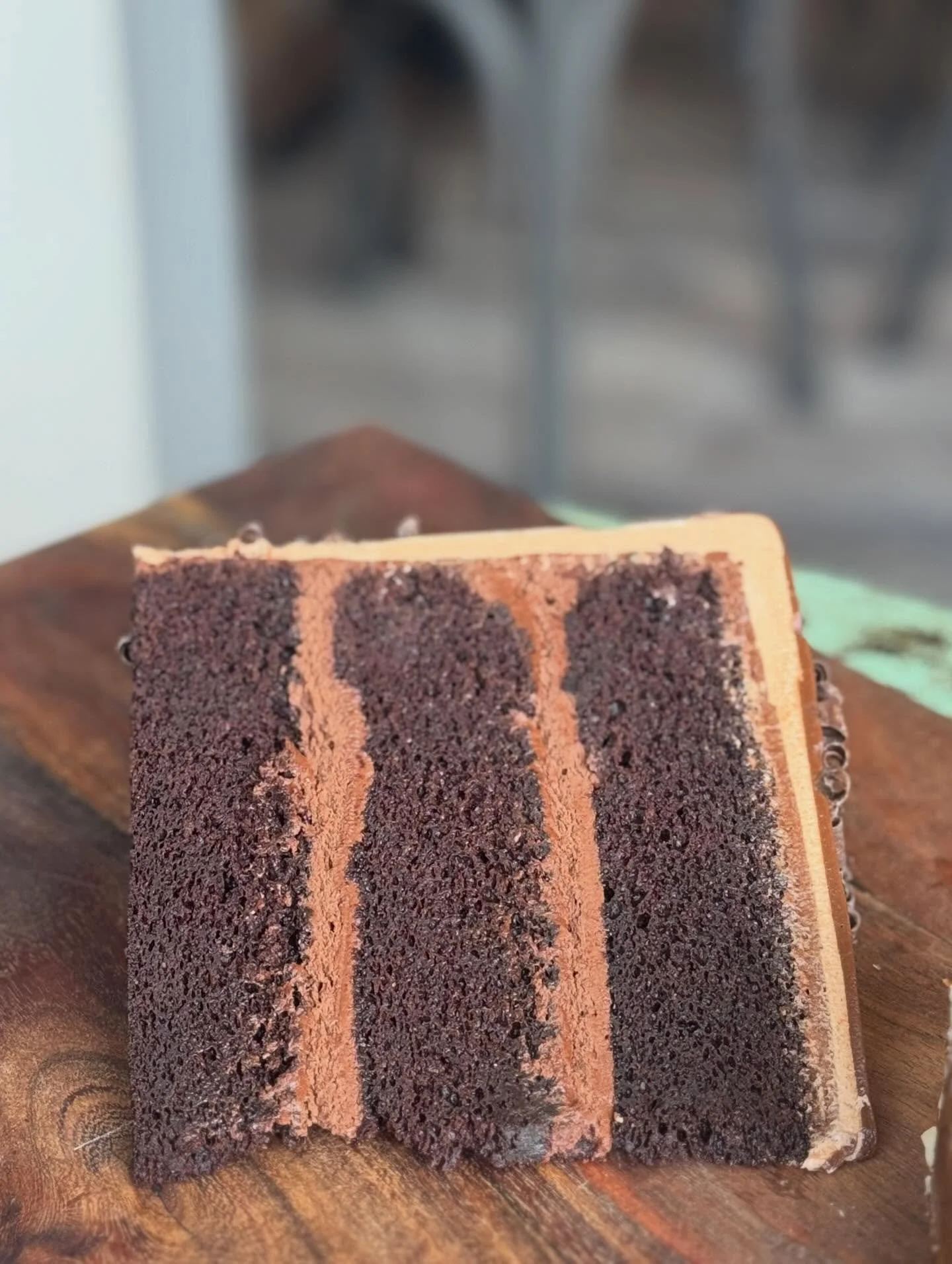 Choose your cake. 

Chocolate fudge cake:
Triple layer chocolate cake layered with rich fudge filling. Milk chocolate Swiss meringue and chocolate ganache drip

Carrot cake: 
Carrot cake studded with pineapple and walnuts, filled with rich cream chee