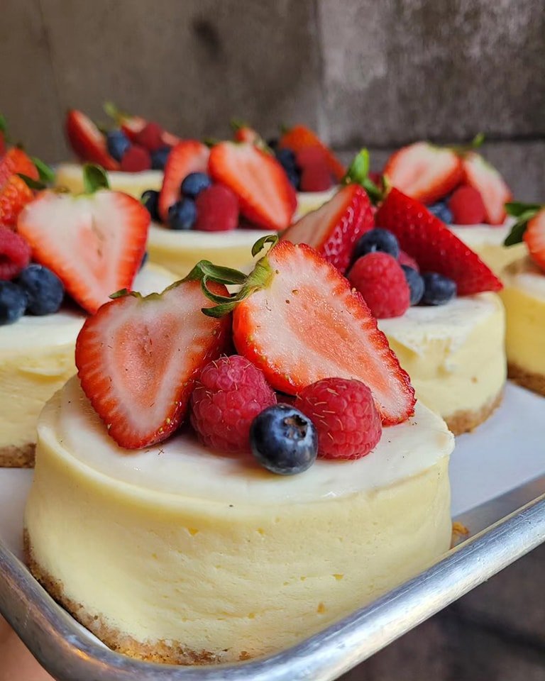 Fresh Fruit Cheesecake
