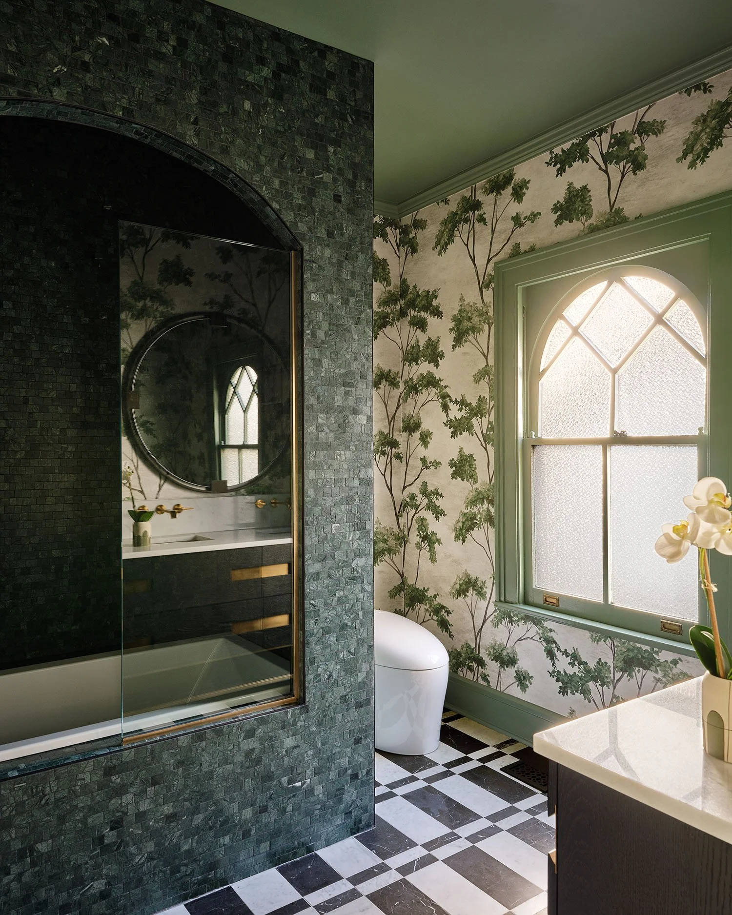 260119-EclecticHome- Bath1-F.jpg