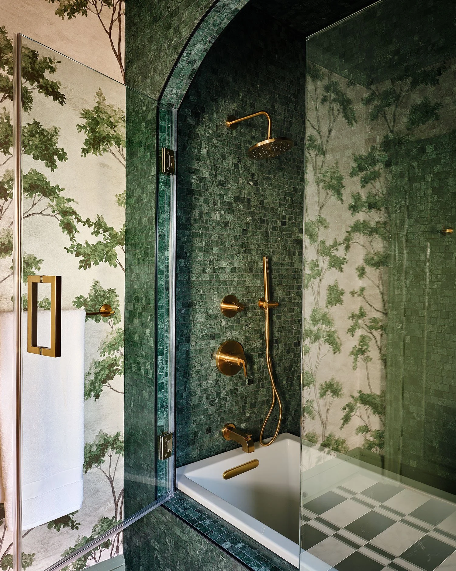 260119-EclecticHome- Bath3-F.jpg