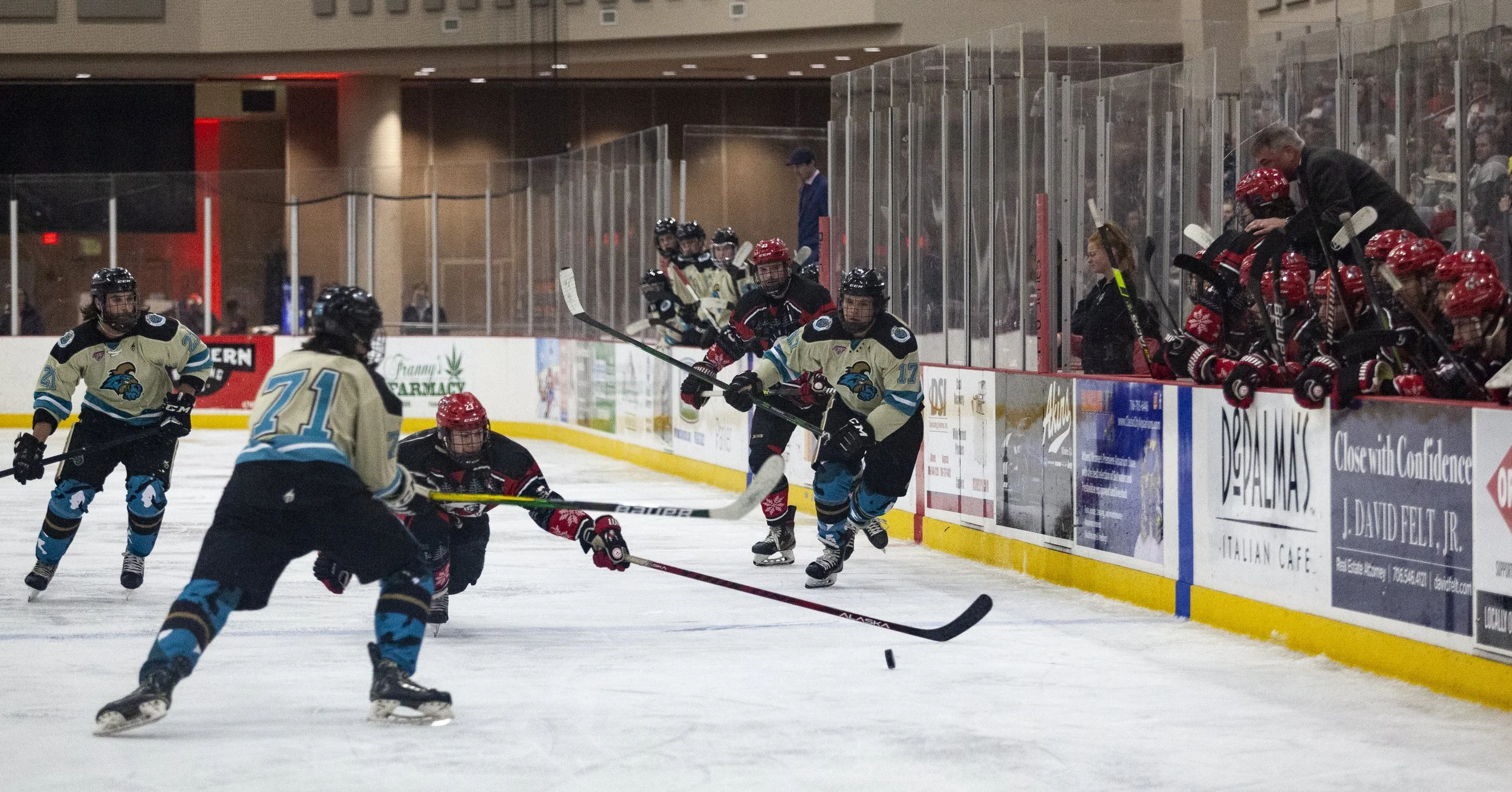 211205_spf_Hockey_CCU0013.jpg