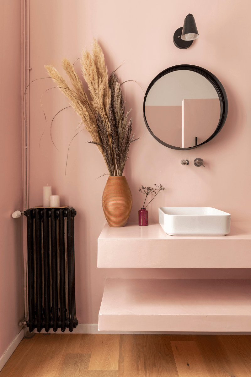 Photo of a bathroom with mirror. Seeing our reflections can trigger feelings of shame if we struggle with body image. A body image psychologist can assist. 90015 | 90094 | 90277