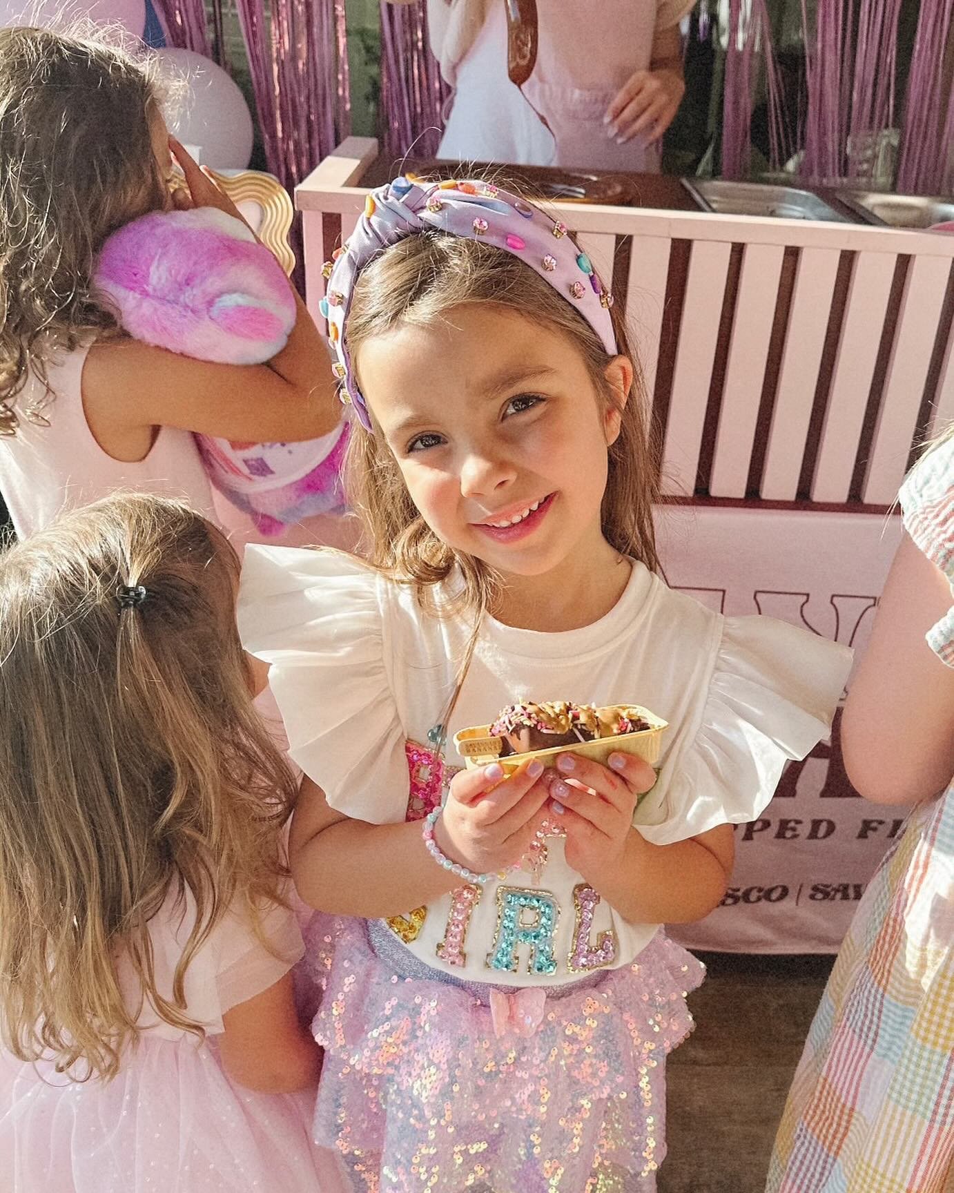 Birthday Girl got her banana! We love providing sweet treats to make parties more memorable and birthday girls smile! πͺ©ππ₯³π
Book the banana bar for your special event on our website!