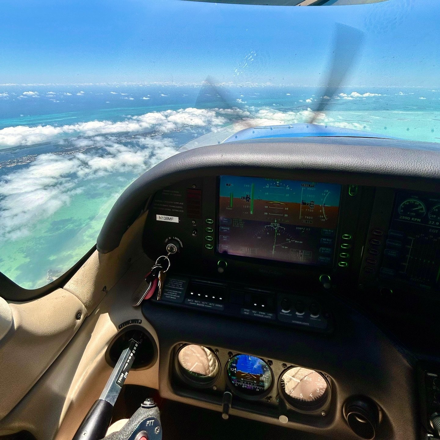 Already flying with us? Why not level up your experience?😎
Our Cirrus SR20-GTS isn’t just sleek—it’s built for safety, performance, and comfort. Whether you’re building time, working toward a rating, or just want to explore