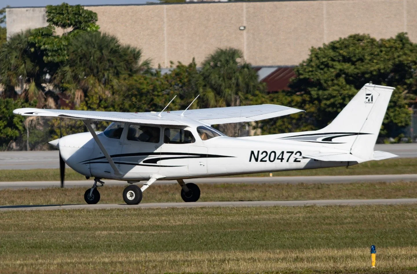 Some absolutely SENSATIONAL shots of @goflyacademy fleet at home base KOPF, courtesy of @theantoniorestrepo 

At GoFly Academy, we take maintenance very seriously our amazing operations team works day and night to make sure our beautiful C172&rsquo;s