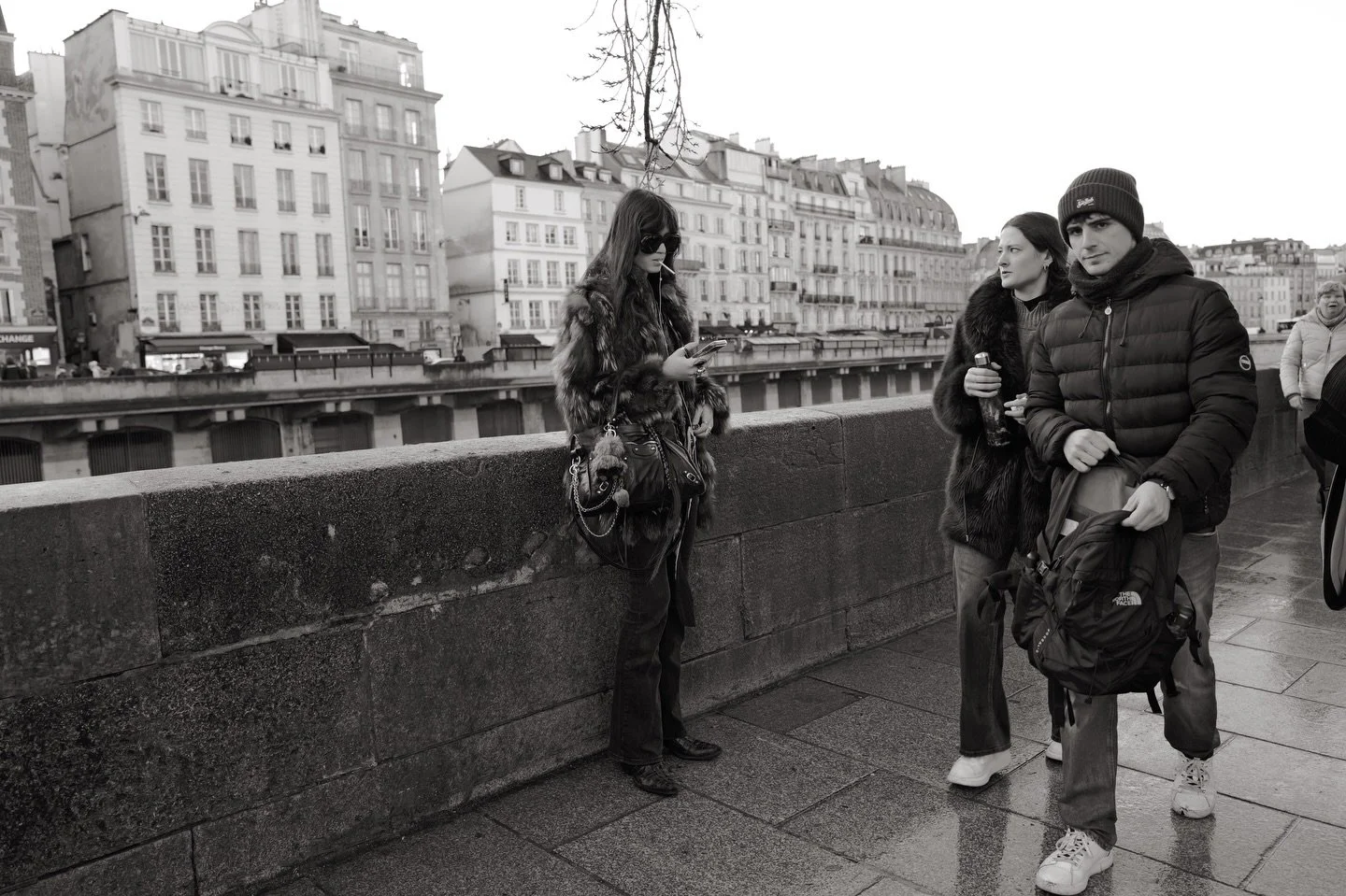 &ldquo;The rain is very important. Because that&rsquo;s when Paris smells its sweetest. It&rsquo;s the damp chestnut trees, you see.&rdquo; &mdash; Audrey Hepburn in *Sabrina* (1954)
.
Paris. January 2025
&copy;️Kimberly M Wang | @eardog.com | @eardo