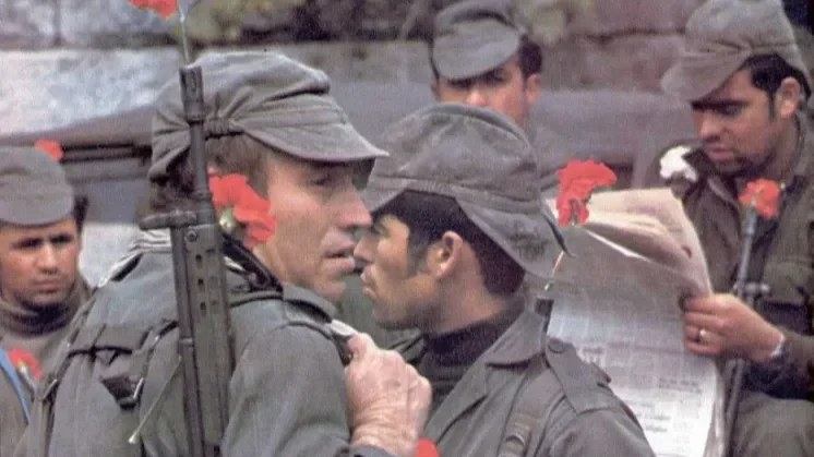 Abril: a liberdade que atravessa o Atlântico