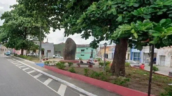 Praça do Trabalho (ou da pedra)