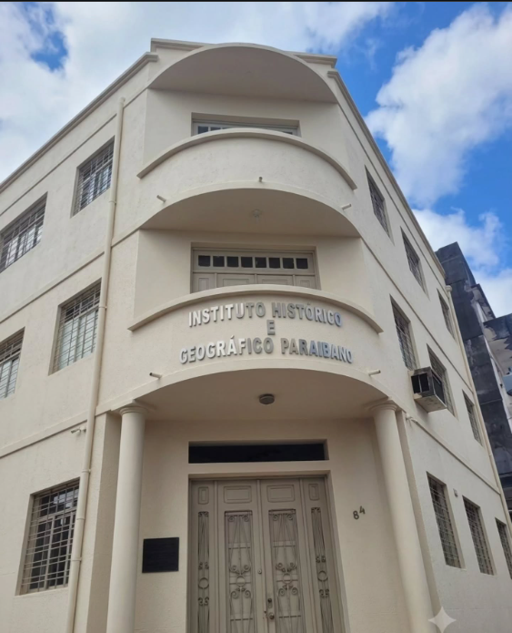 A primeira obra da Cidade Real de Nossa Senhora das Neves (que pode estar sob o Largo de São Frei Pedro Gonçalves)