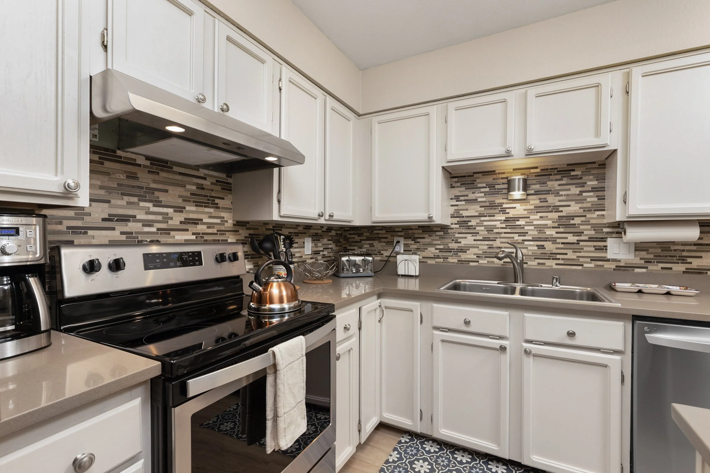 07-Kitchen-20220425-5943.jpg