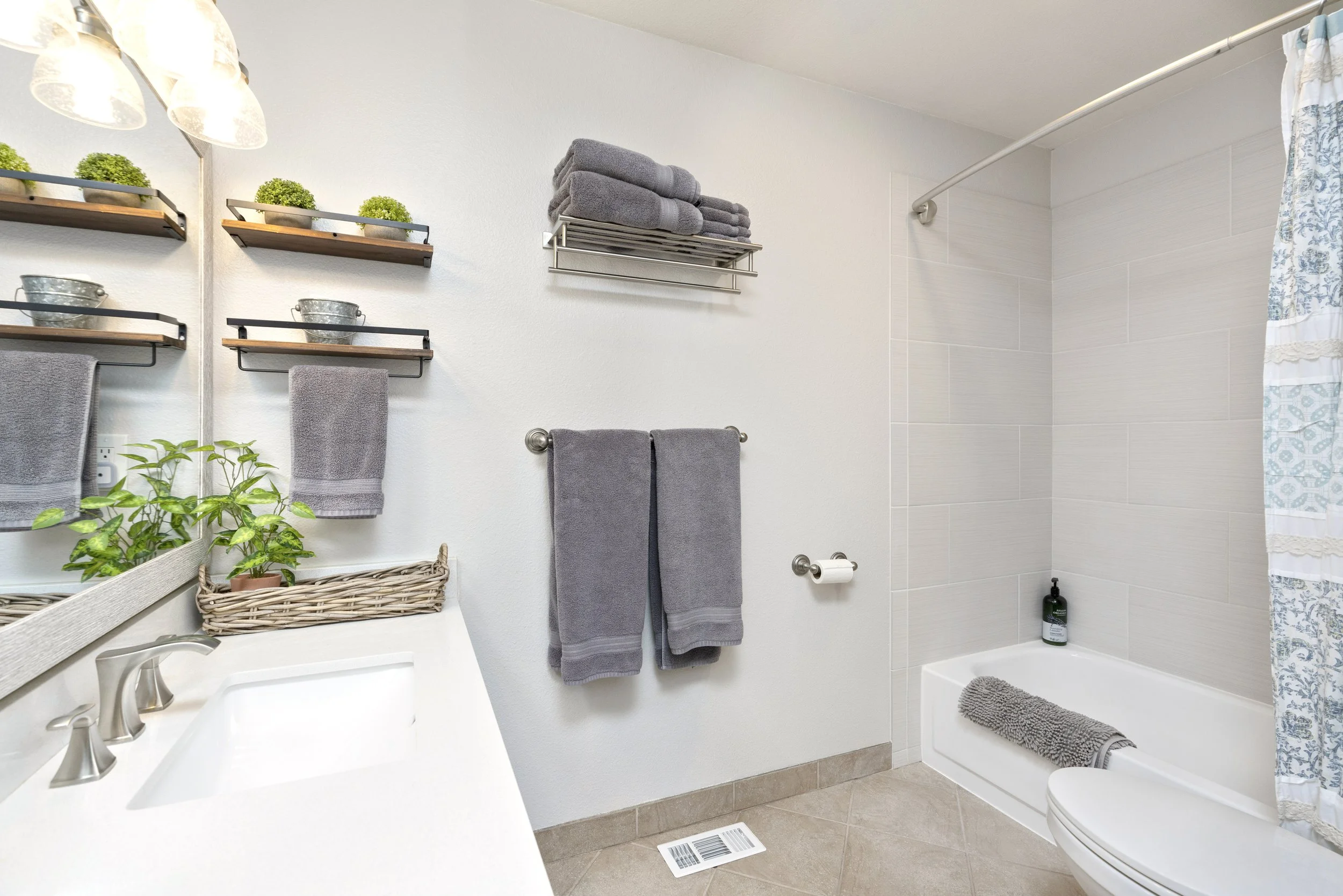 43-Master Bath_MAX7516b.jpg
