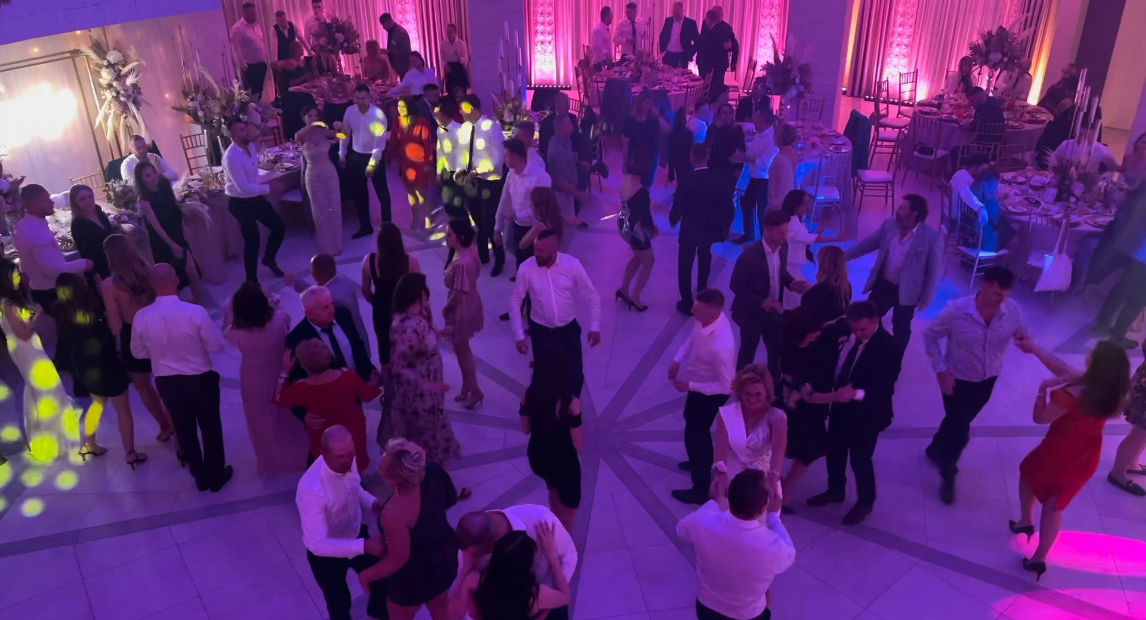 DancingCrwd.jpg