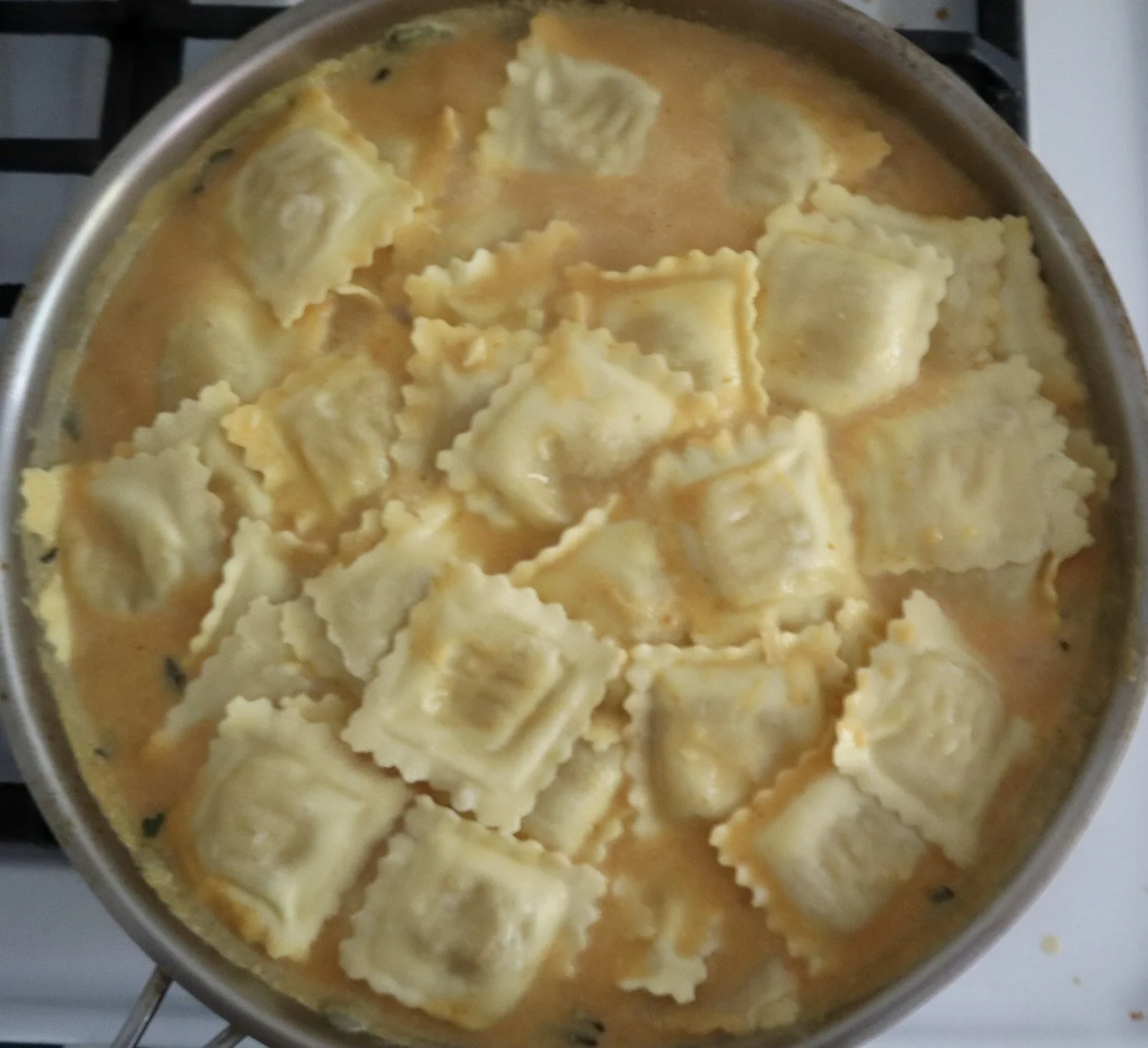 Ravioli_PumpkinSauceCooking.jpg
