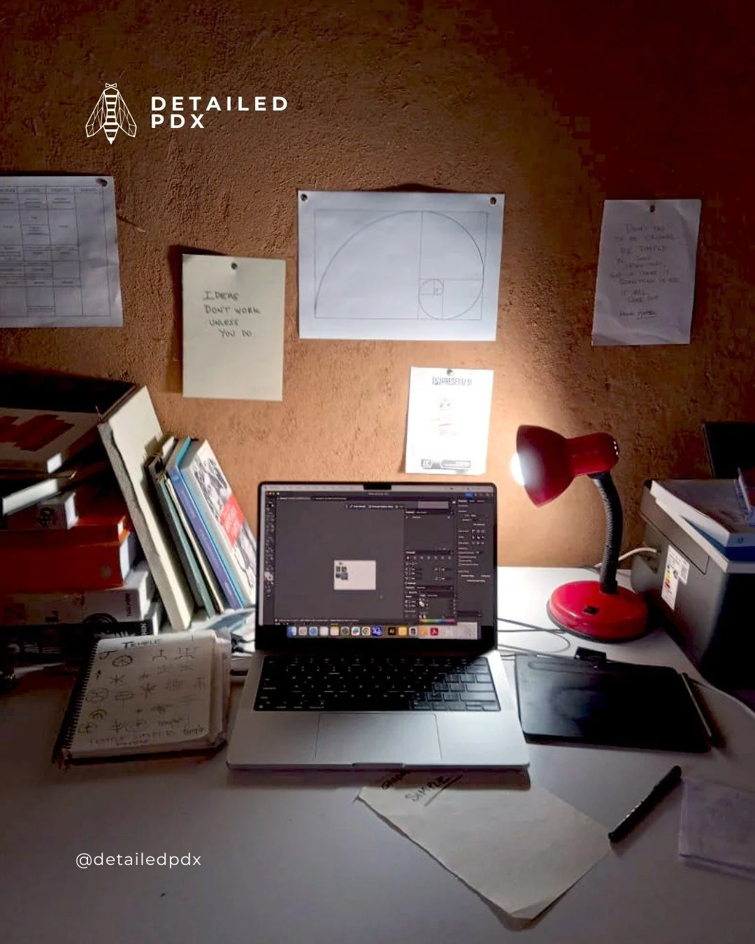 Being a small business with remote workers, it's always fun to see how our team likes to set up their workspace. Eugenia sent us this picture special from her office in Brazil!

#EmployeeSpotlight #VirtualAssistant #SmallBusinessSupport #DetailedPDX 