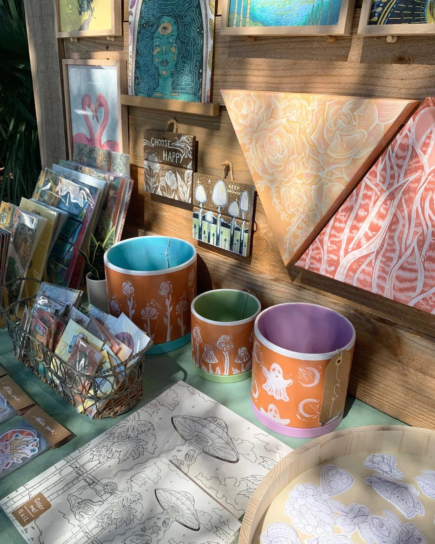 Come see me and other astounding local featured artists selling our works at the most magical place in Florida!! @blueberrypatchgulfport 

I&rsquo;ll be slinging prints, originals, stickers, magnets and pots at the @blueberrypatchgulfport, check out 