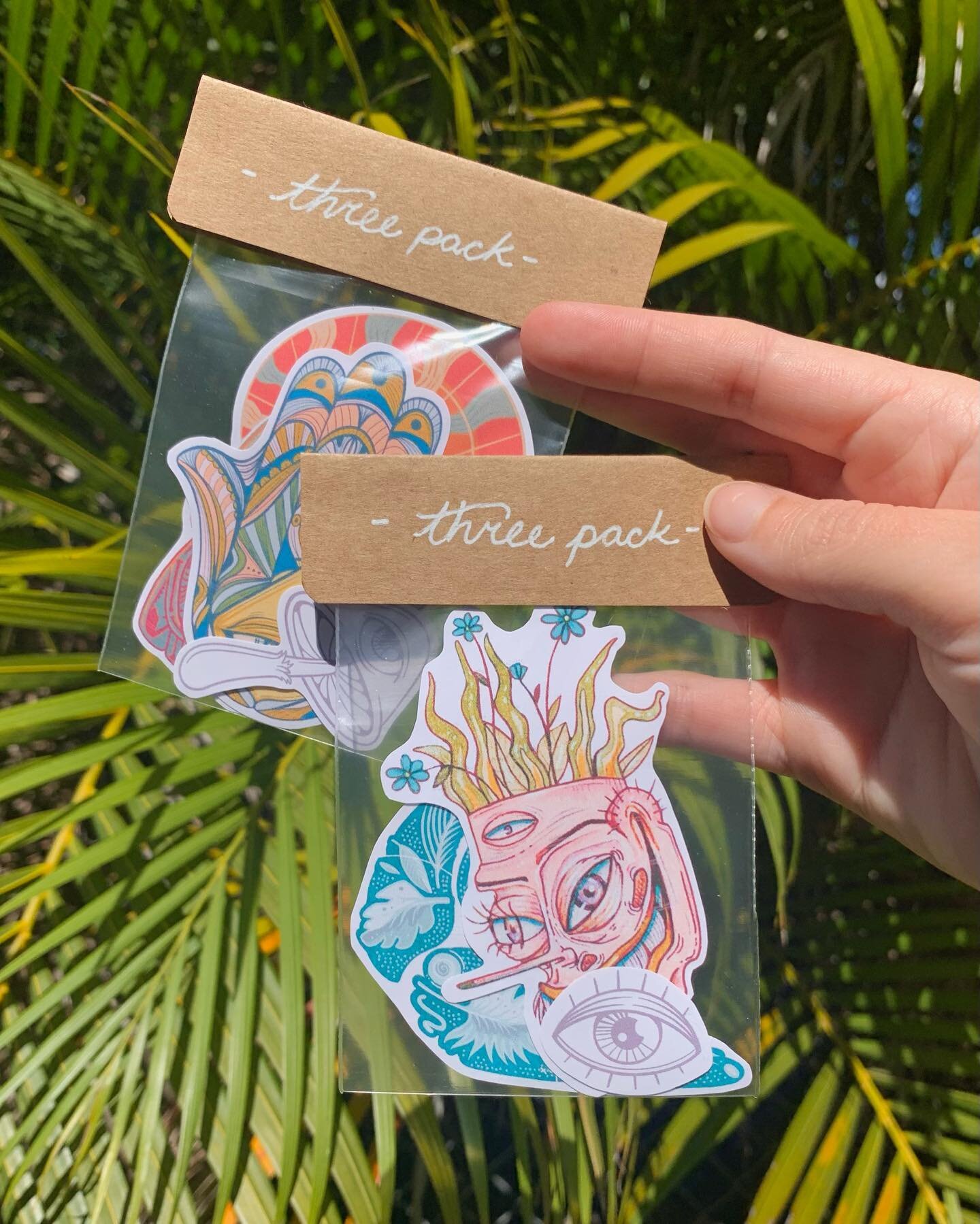 Come say hi &amp; scoop some of my art this weekend at the @funkyfoliagepopup or the Streets of Paradise events this weekend! I will be vending at both 🤗

Funky Foliage Pop Up Market is this Saturday the 16th - I will be there from 1:00pm to 3:30pm 
