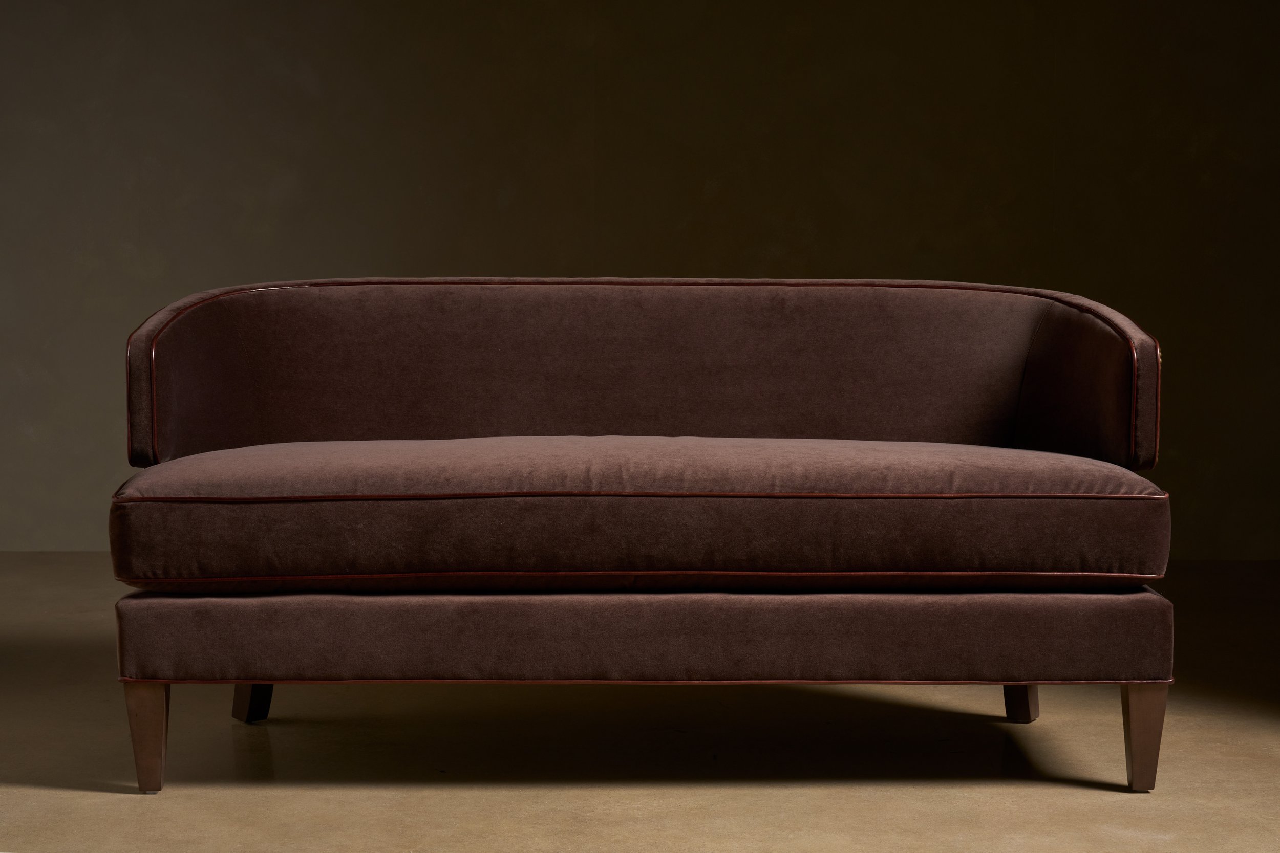 Loveseat_01.jpg
