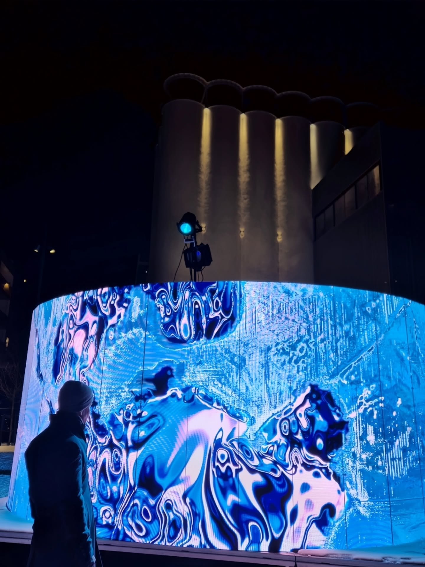 POINT OF (NO) RETURN continues its journey around the world, but presenting it again here in Norway felt especially meaningful &mdash; this time at the very first edition of @krs_lyskunstfestival.

Working in this field internationally for many years