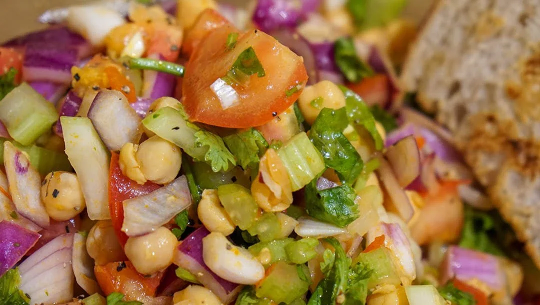 REFRESHING CHICKPEA SALAD
