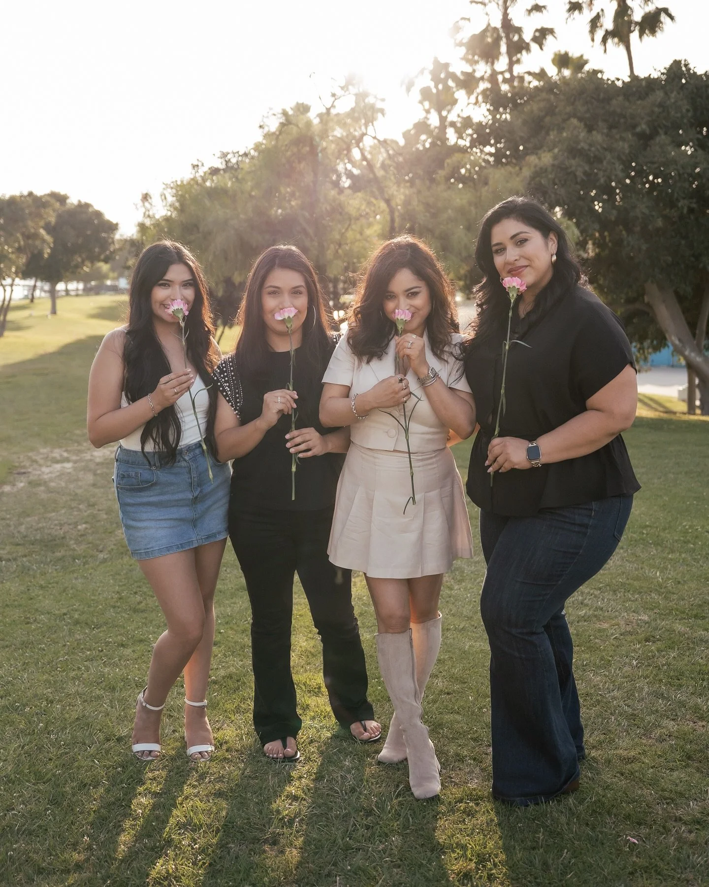 Girls Night Out in the Heart of DTLB ✨🤍 
&bull;
&bull;
&bull;
Thank you @yvonneflowers + @_ruubae for trusting me to capture your annual Girls Night Out Photoshoot Session! 📸🫶🏼

#Photoshoot #Girls
#DamexDawnStudios 
#Photographer #GoldenHour 
#LA