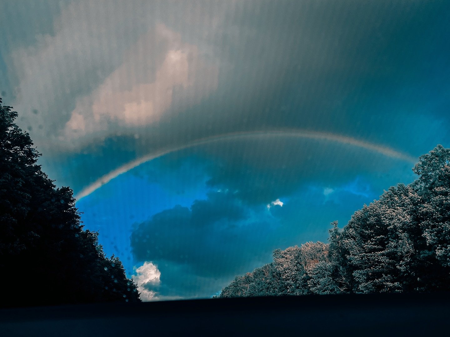 Chasing horizons and catching rainbows 🌈  Persiguiendo horizontes y atrapando arco&iacute;ris #Colours 05/2025

#LifeStyle #Life #Motivation #Inspiration #Happy #Like #Love #Happiness #Follow #Photography #Goals #MindSet #OrihuelaCostaLife #InspireD