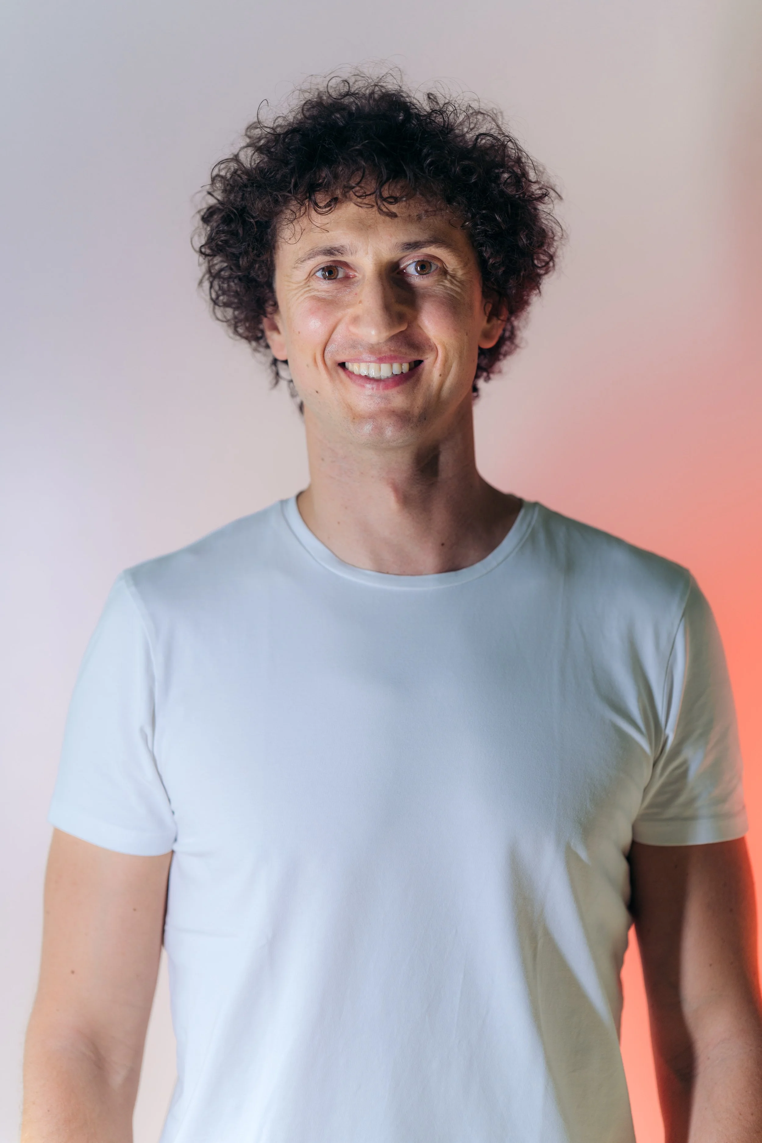 dr. Ernest Ženko filozof in vodja Centra za odgovorno umetno inteligenco na Univerzi na Primorskem