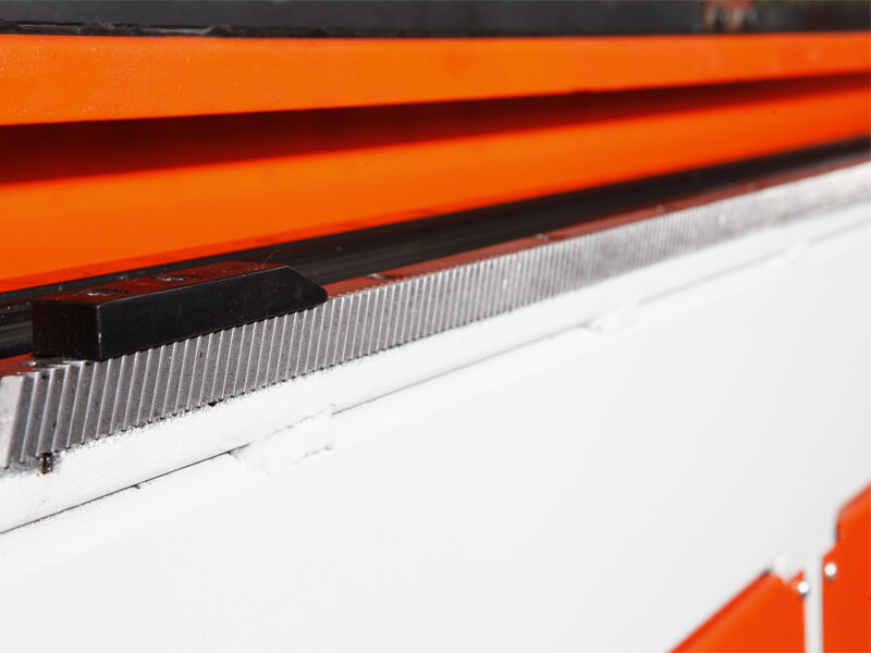 LOYALMAK-CompactCut_3.jpg,