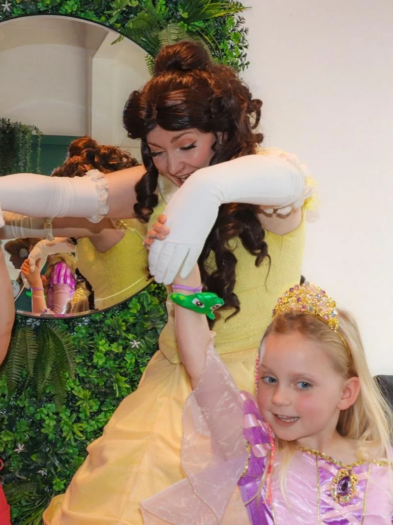 edinburgh+beauty+and+the+beast+princess.png