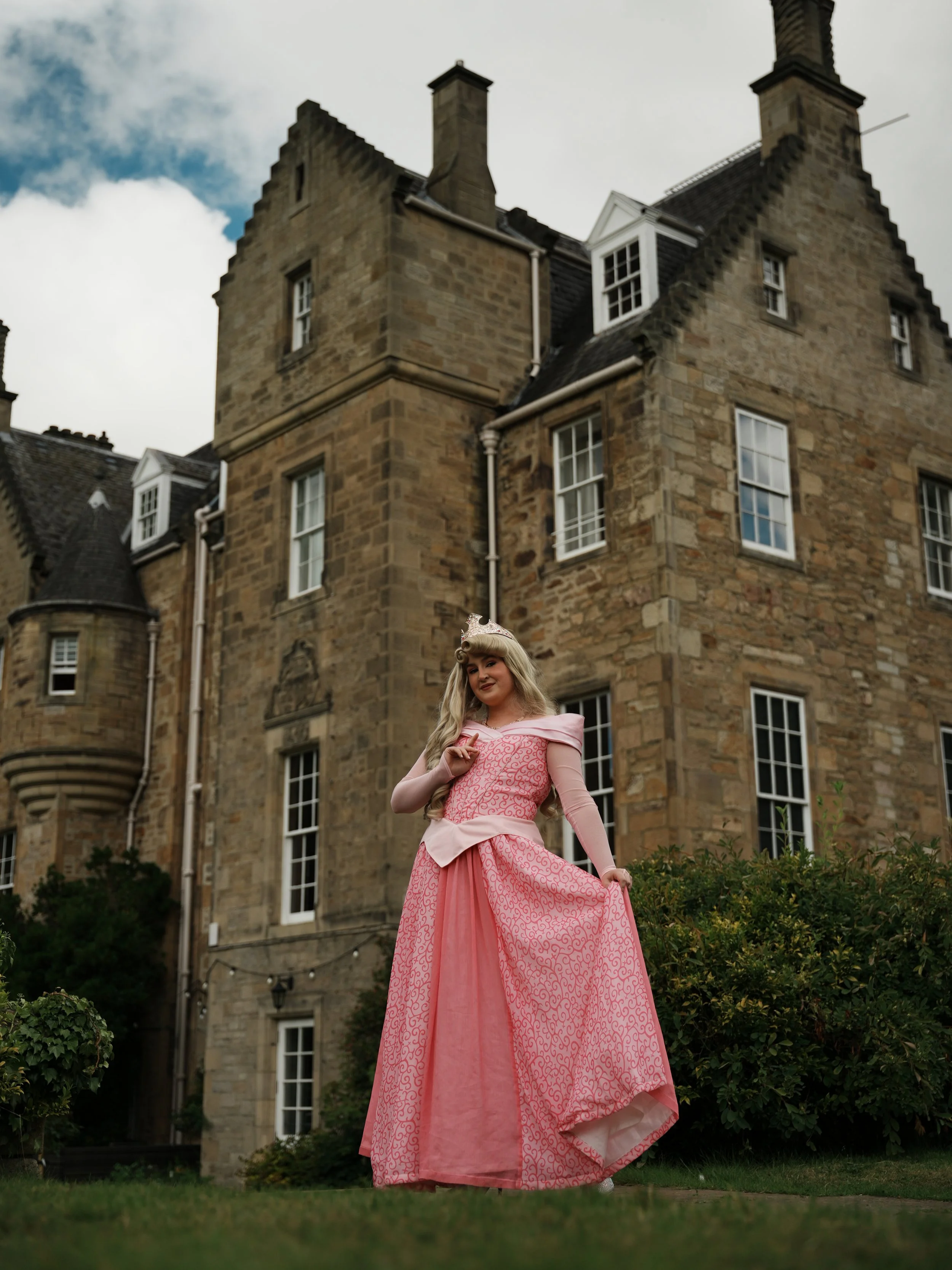 aurora+edinburgh+castle+grounds+.png