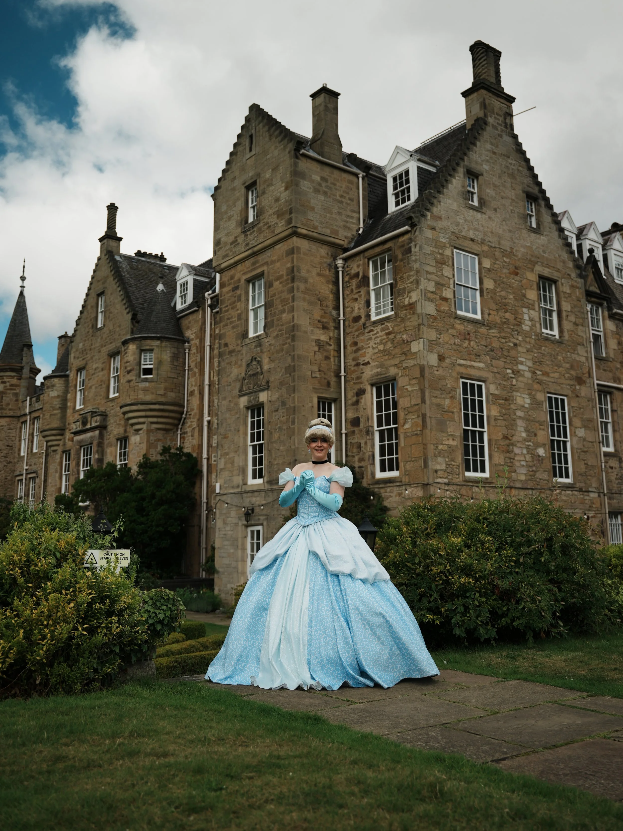 cinderella+edinburgh+castle+grounds+carberry+tower.png