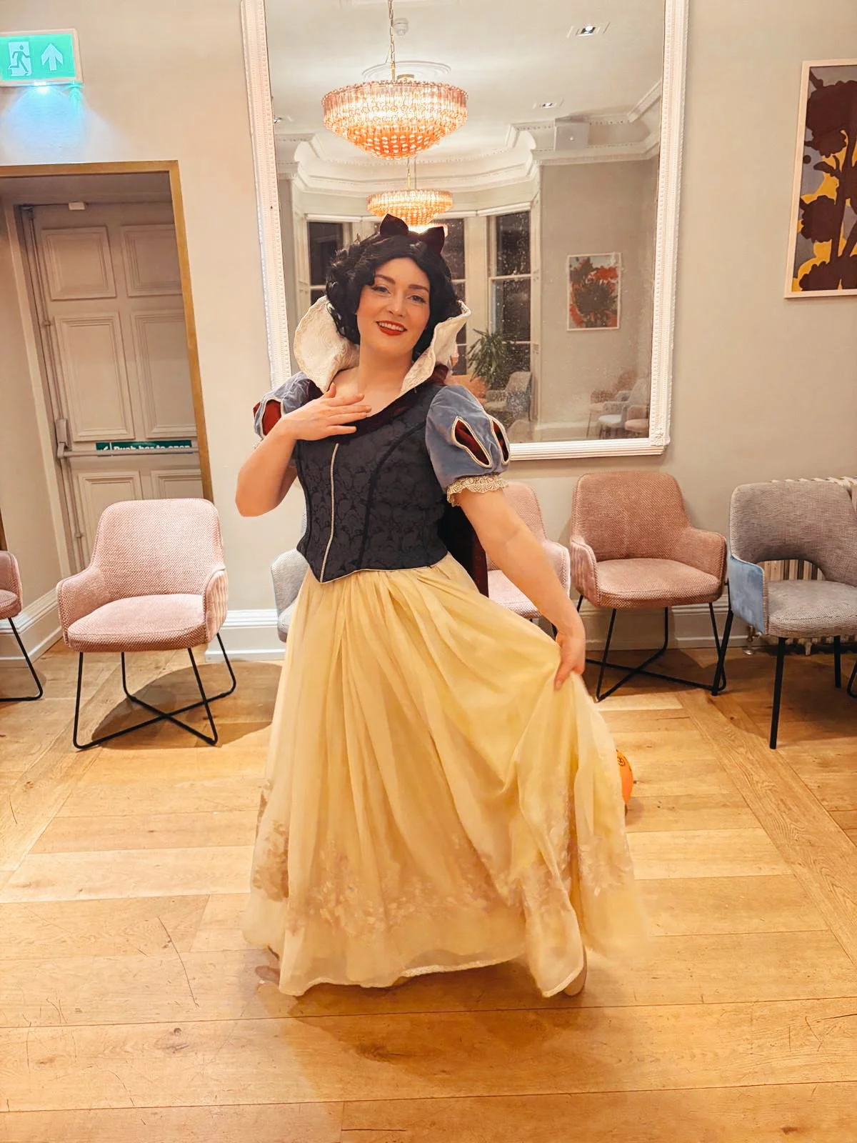 edinburgh snow white.JPG