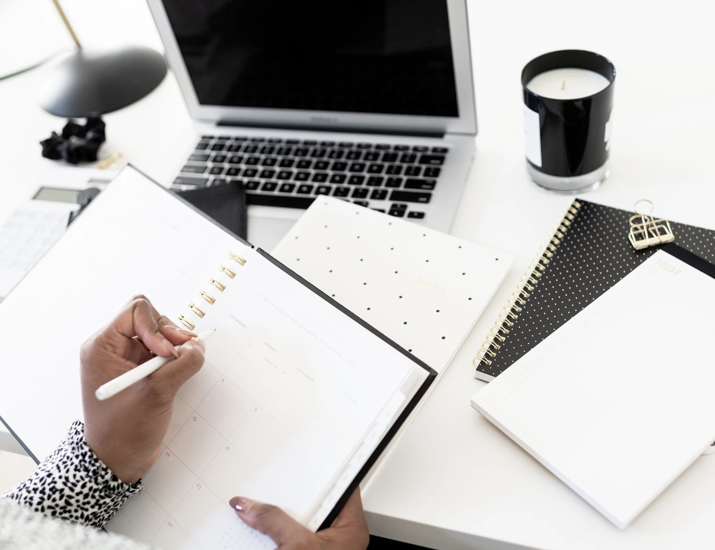 The 10 Commandments of Pitching to the Media