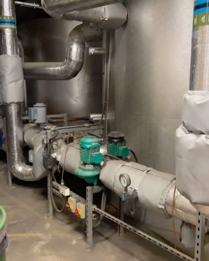 Having spent the weekend chasing a nuisance fault on a gas detection system which took out the heating and hotwater to 200 flats . And the original contractor mia 👻. We were tasked with sourcing and installing a new unit. Thanks to Andy @intelligas