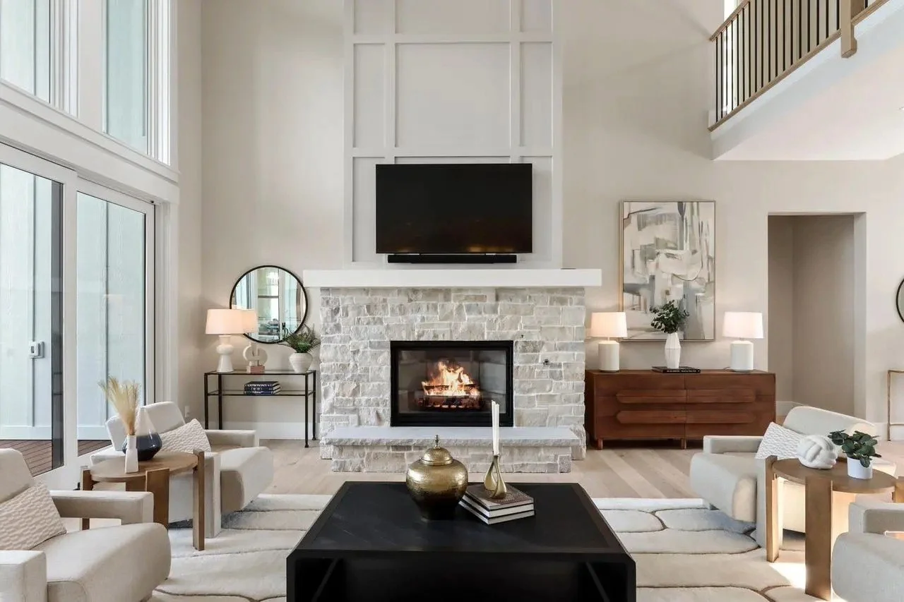 This project was all about clarity and design that enhances without competing.

We focused on framing the architecture and honoring the natural surroundings. Clean-lined upholstery, sculptural accents, and tonal layering were used to shape a space th
