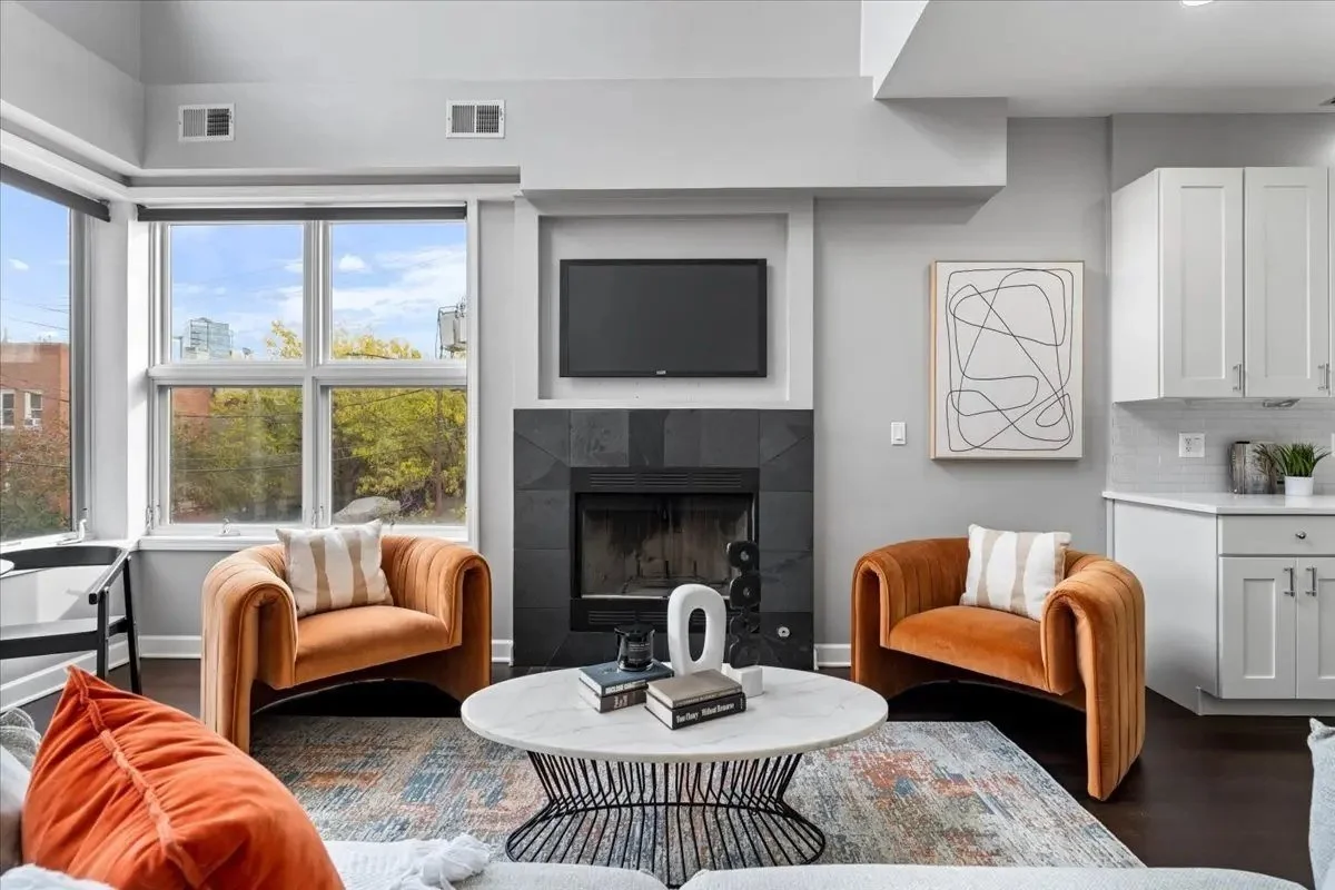 This project brought new life to a home that already had strong potential.

After thoughtful updates by @renovationsells, we focused on creating warmth and flow, introducing layers of texture, clean lines, and a balanced palette to complement the arc