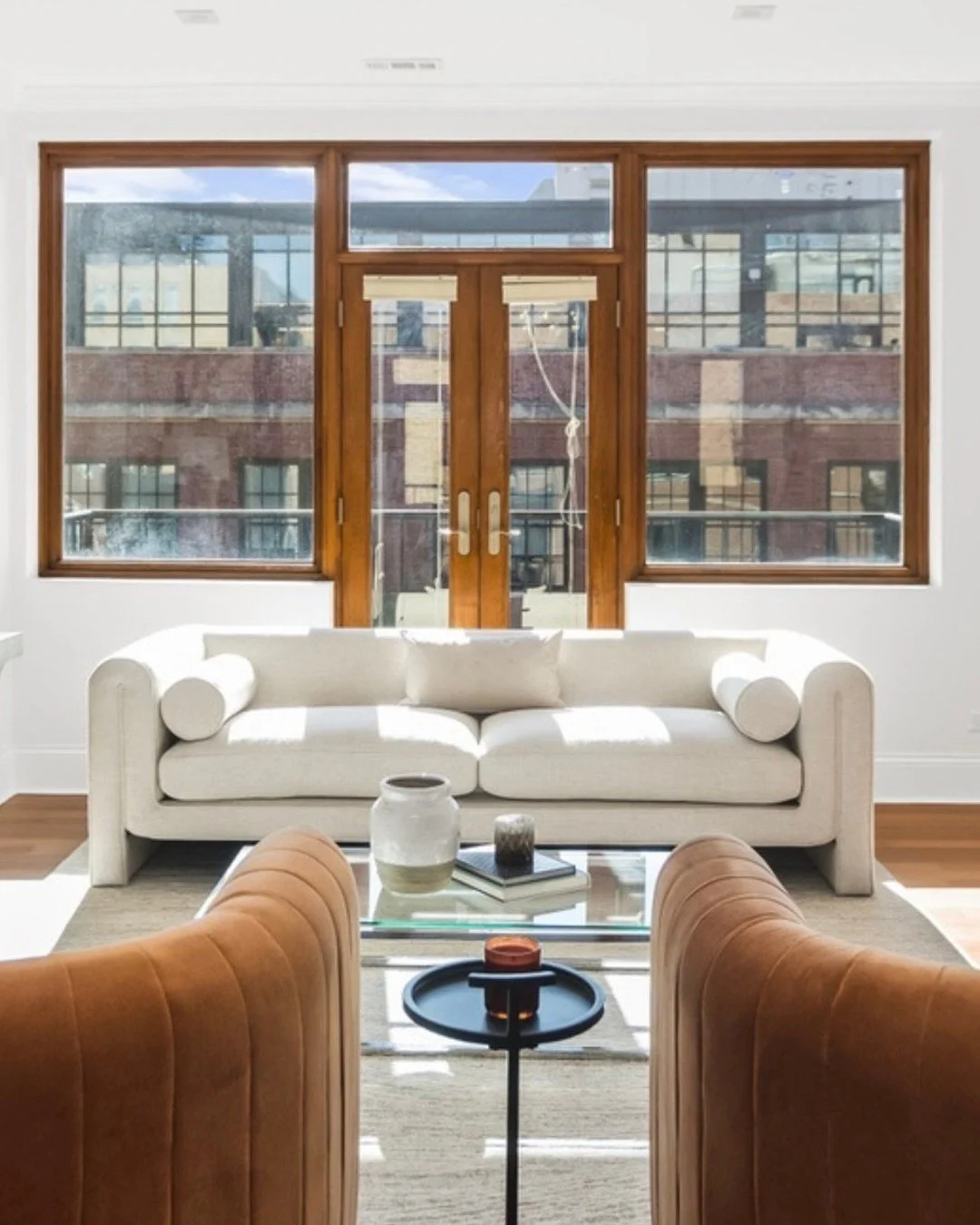 For this Chicago home, the goal was to create a sense of sophistication that still feels inviting.

We layered sculptural furniture, soft neutrals, and rich accents to highlight the home&rsquo;s natural light and architectural details. Every piece wa
